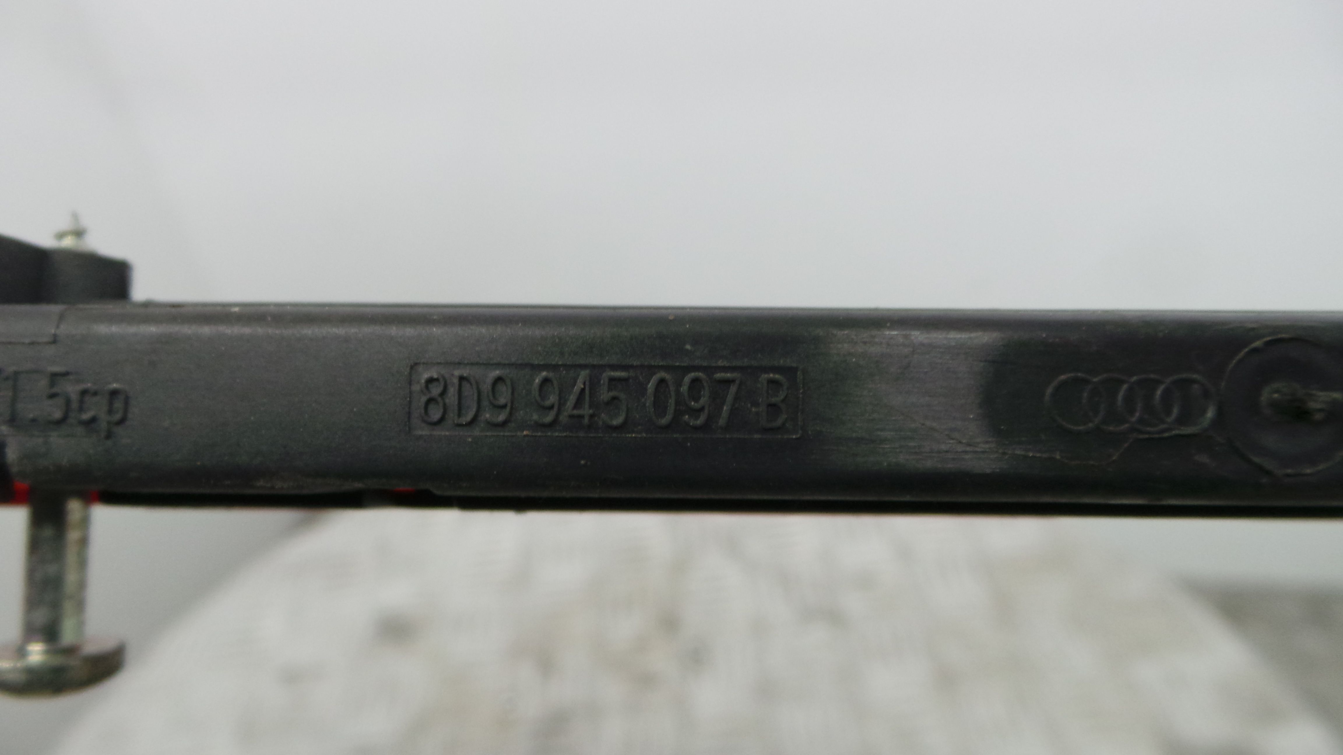 Farolim Stop Central / Luz de Stop Adicional 8D9945097B - AUDI A3 (8L1)-36057760