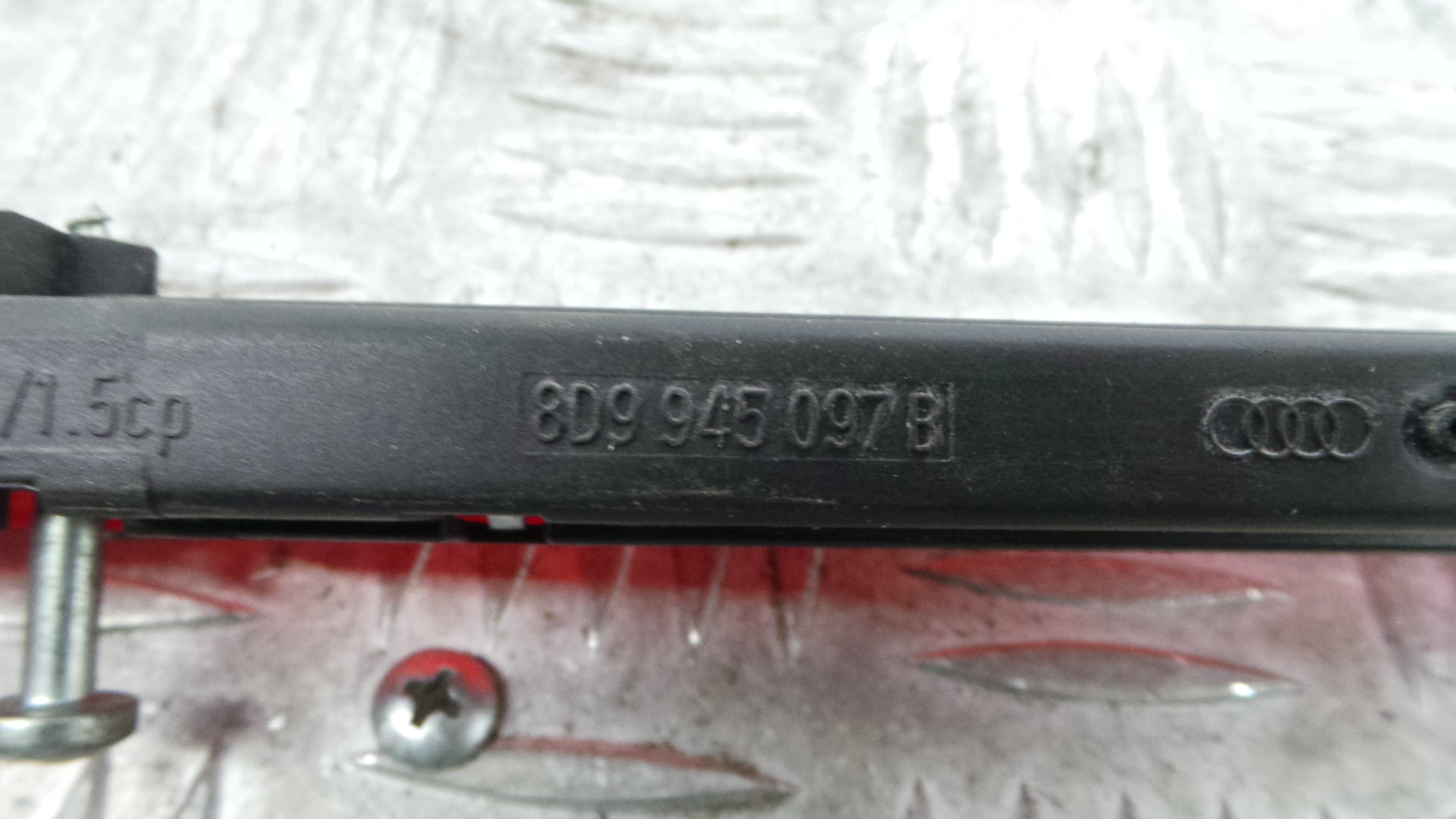 Farolim Stop Central / Luz de Stop Adicional 8D9945097B - AUDI A3 (8L1)-36057772