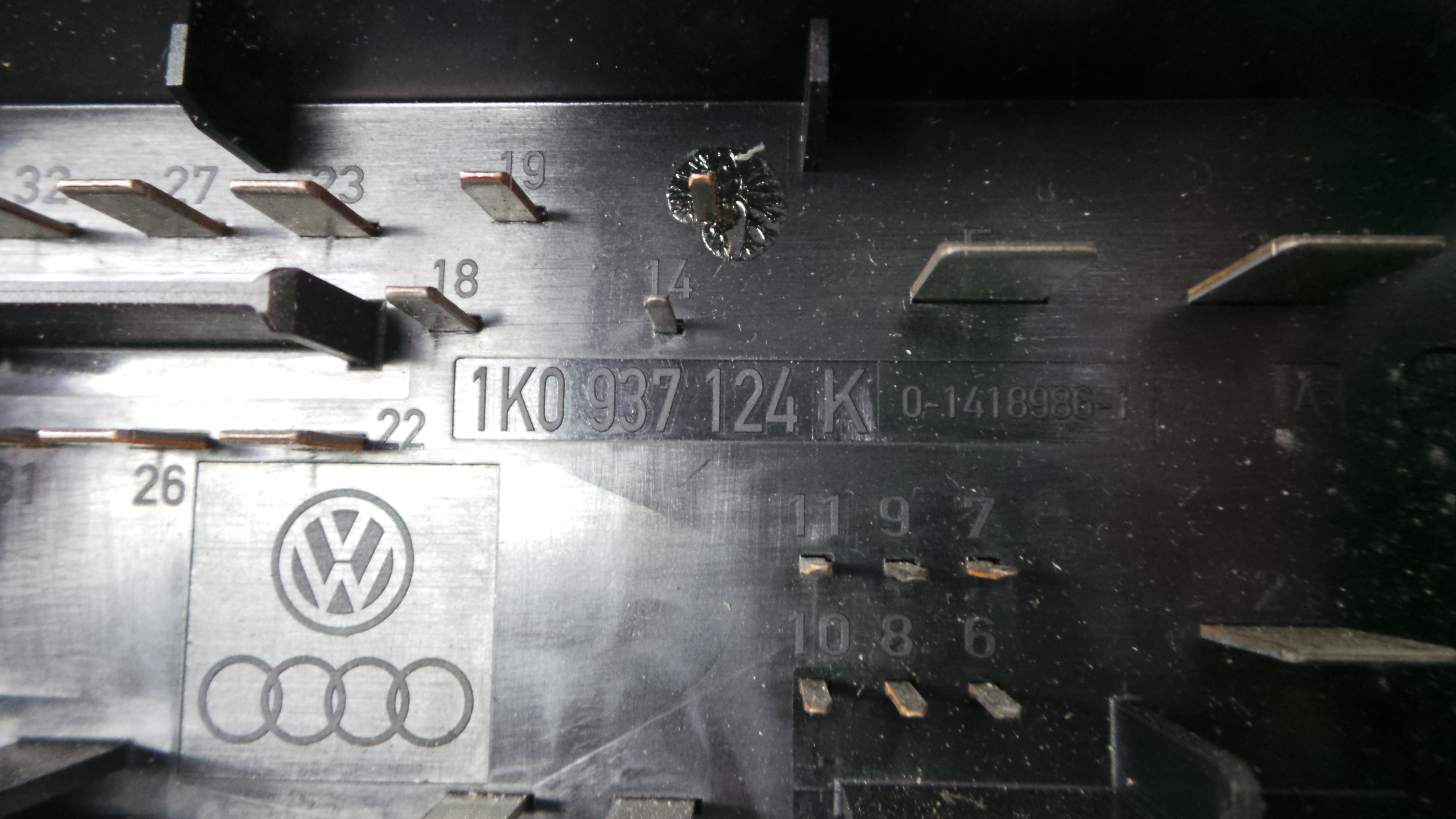 Caixa dos Fusíveis / BSI / UCH / SAM 1K0937124K - SEAT ALTEA (5P1)-36059127