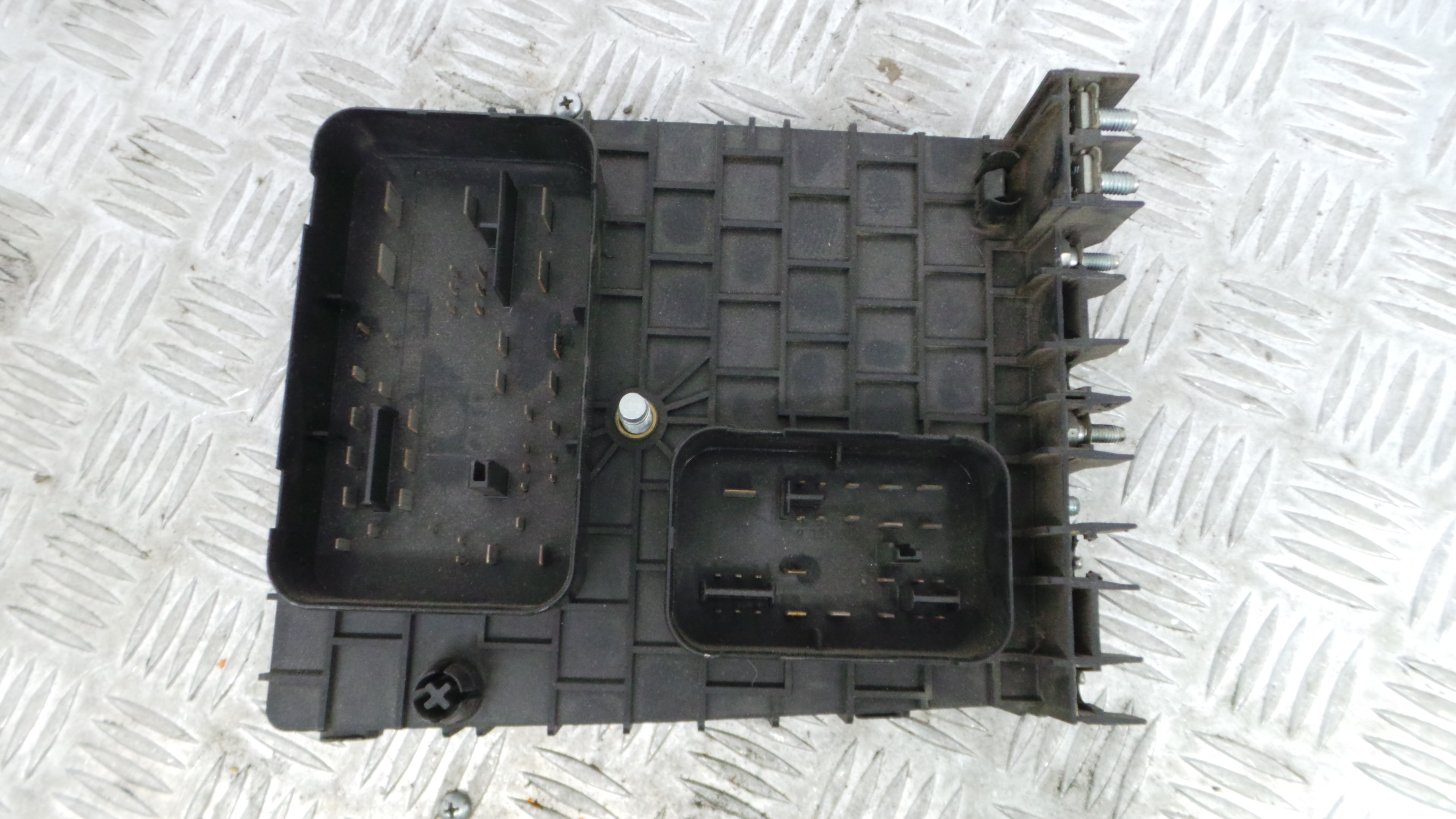 Caixa dos Fusíveis / BSI / UCH / SAM 1K0937124K - VW GOLF V (1K1)-36059140