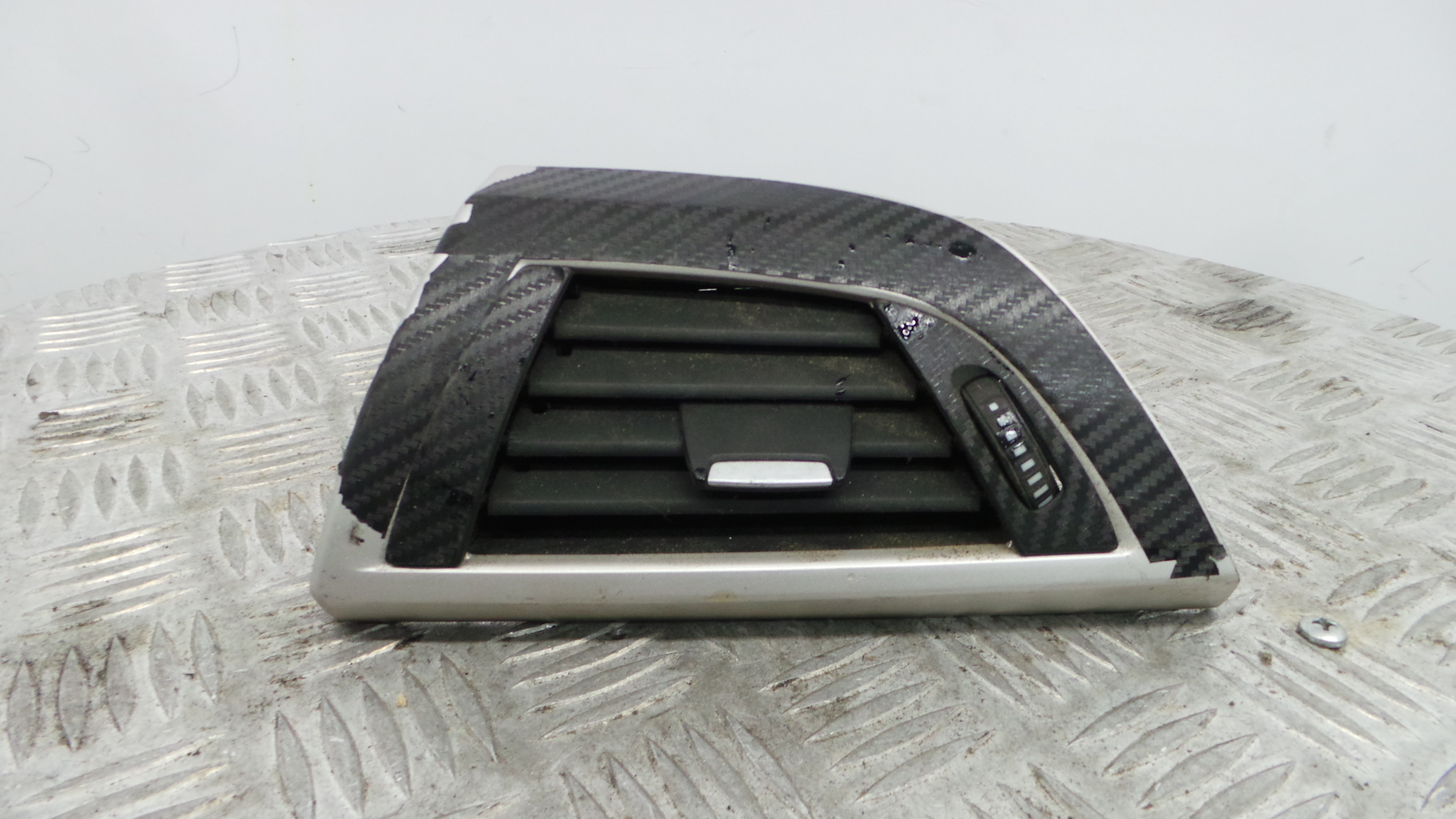 Grelha da Sofagem 9205355-07 - BMW 1 (F20), 1 Sports Hatch (F20)-36059309 Grelha da Sofagem 9205355-07 - BMW 1 (F20), 1 Sports Hatch (F20)-36059309