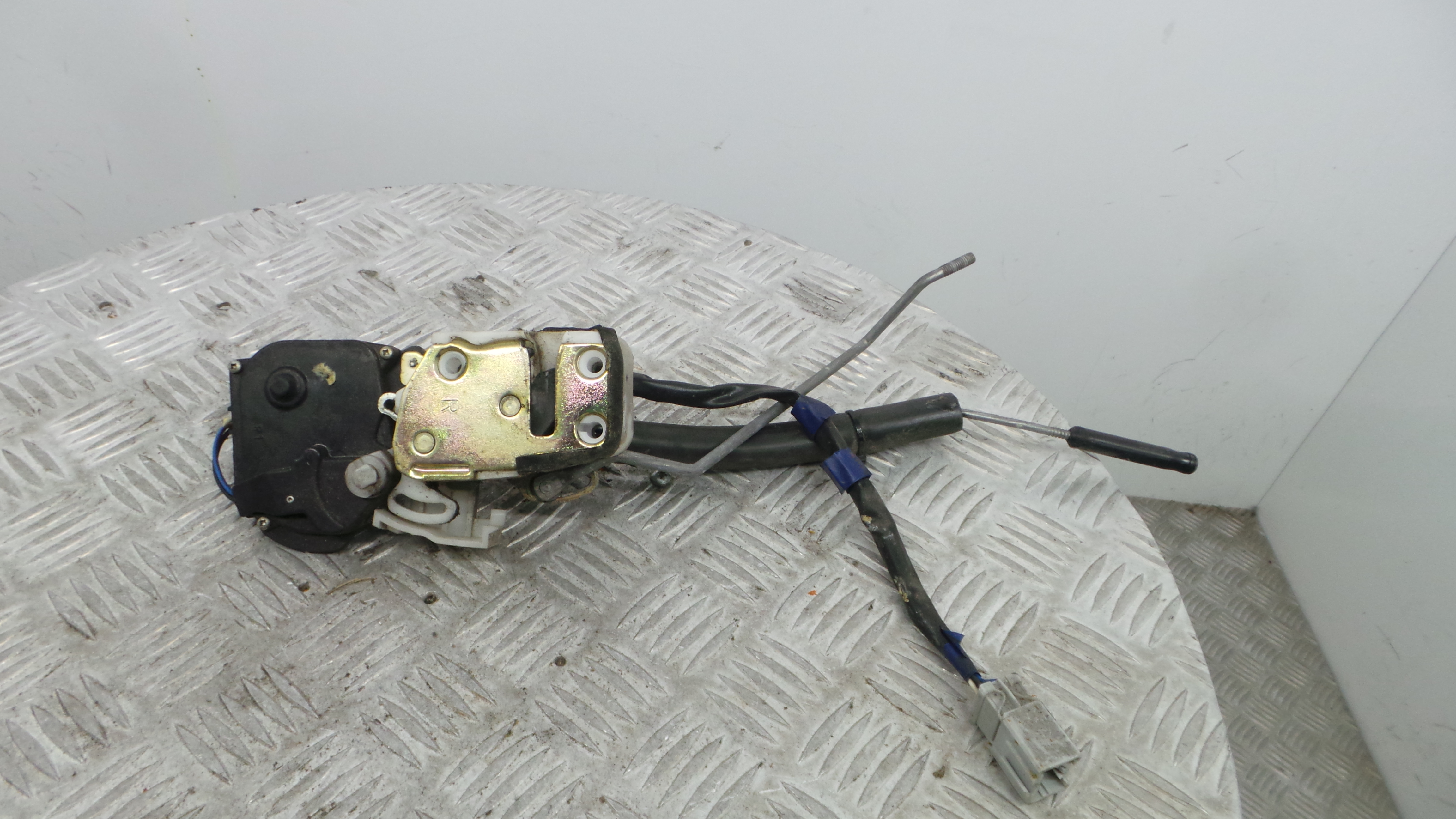 Fecho da Porta Frente Dto FQJ102940 - ROVER 45 I Hatchback (RT)-36059472