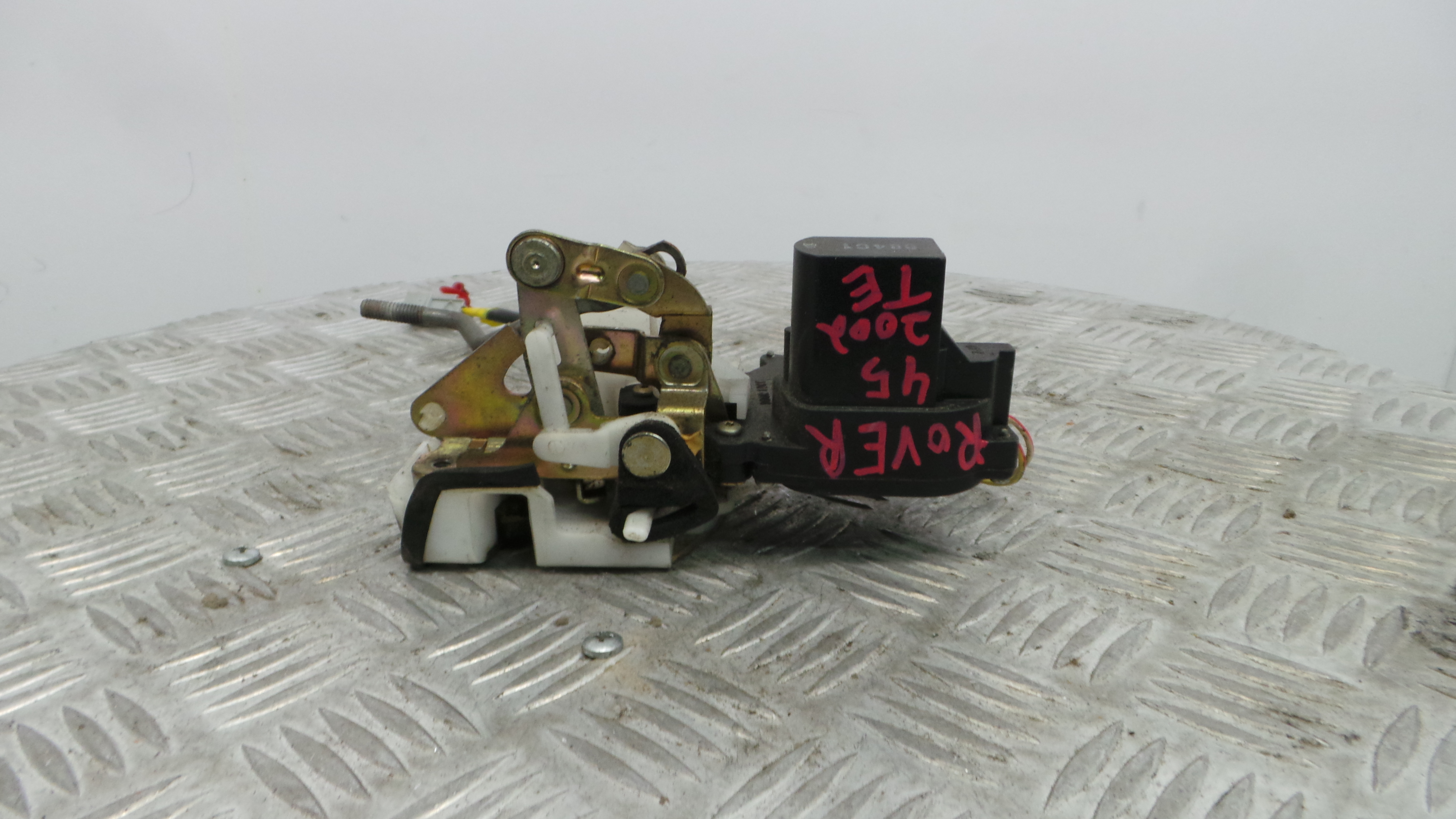 Fecho da Porta Trás Esq FQM100940 - ROVER 45 I Hatchback (RT)-36059480