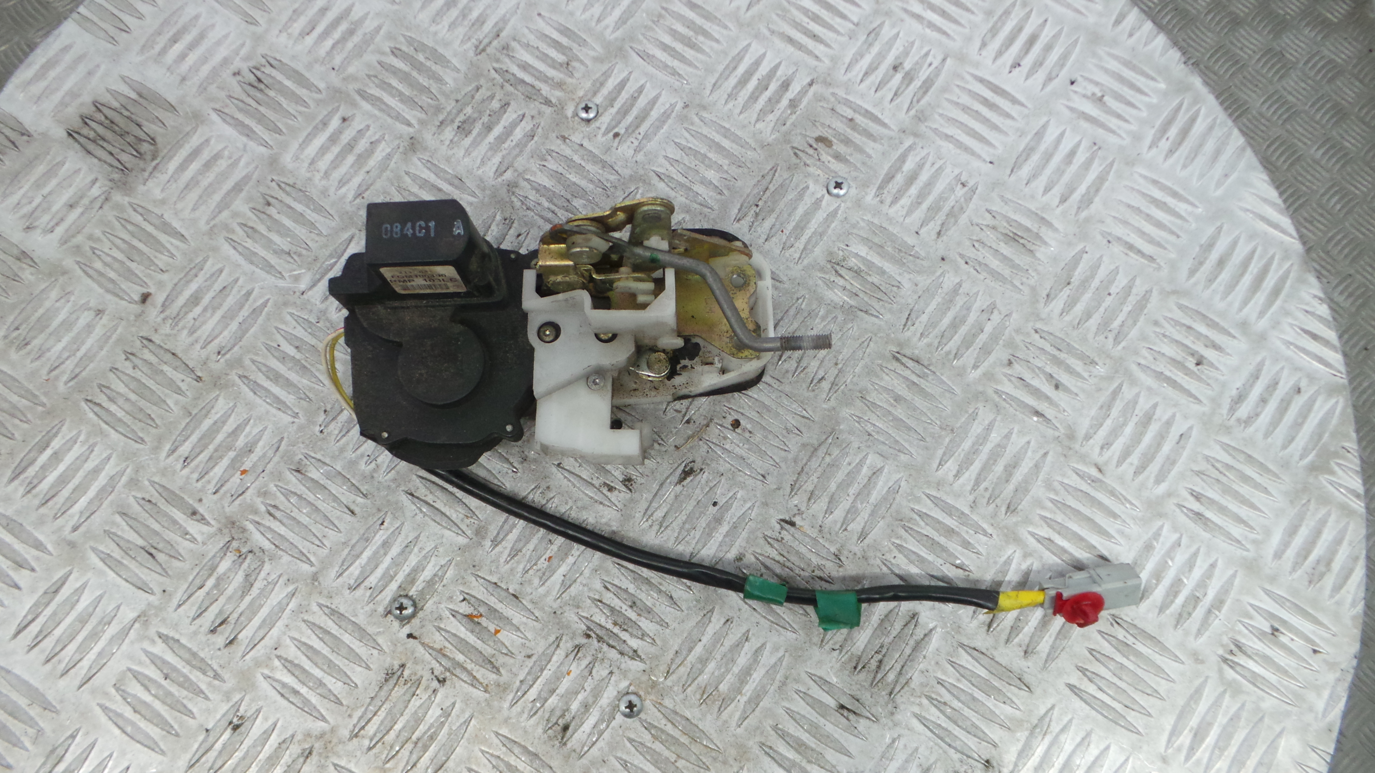 Fecho da Porta Trás Esq FQM100940 - ROVER 45 I Hatchback (RT)-36059480