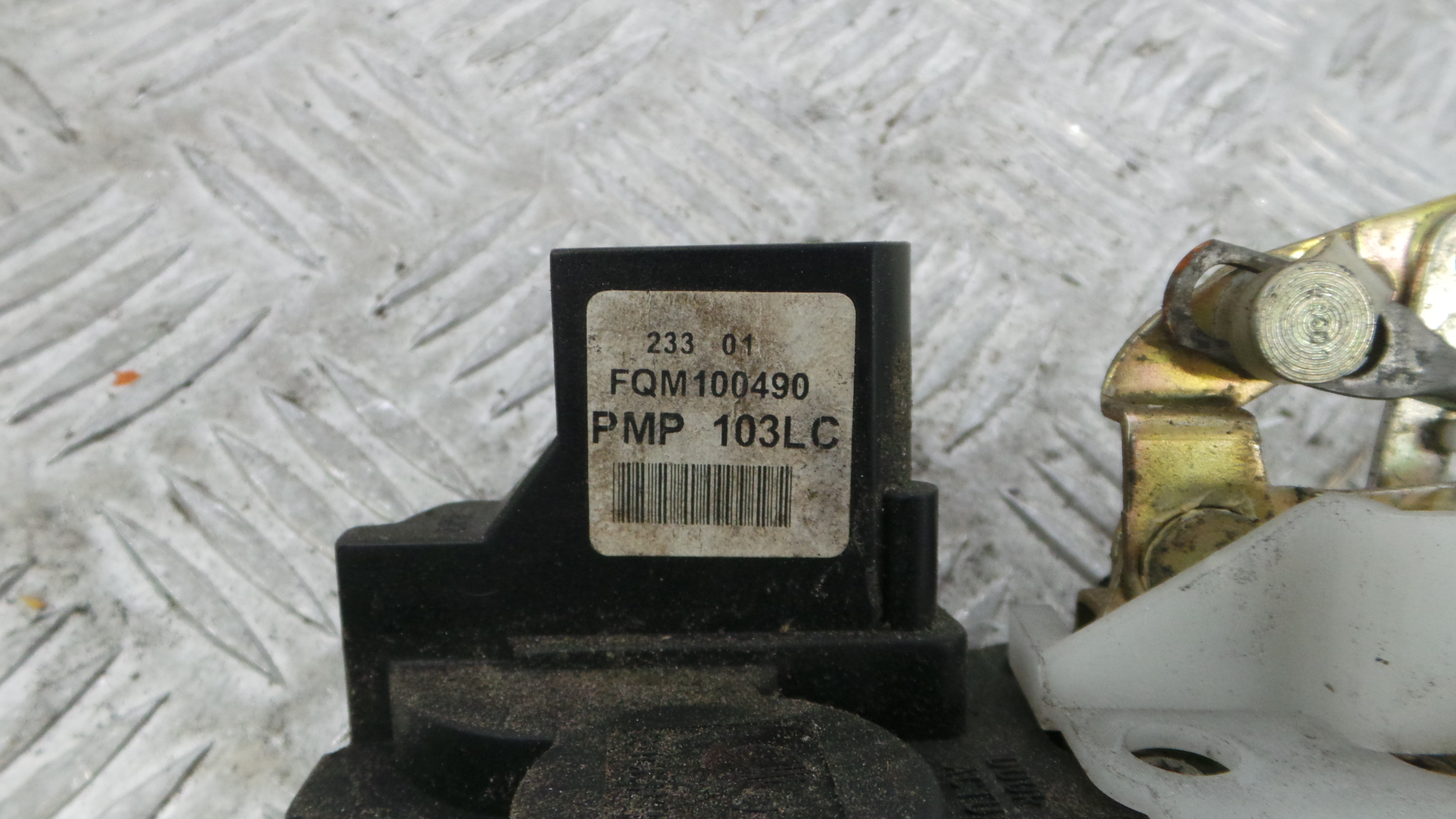 Fecho da Porta Trás Esq FQM100940 - ROVER 45 I Hatchback (RT)-36059480
