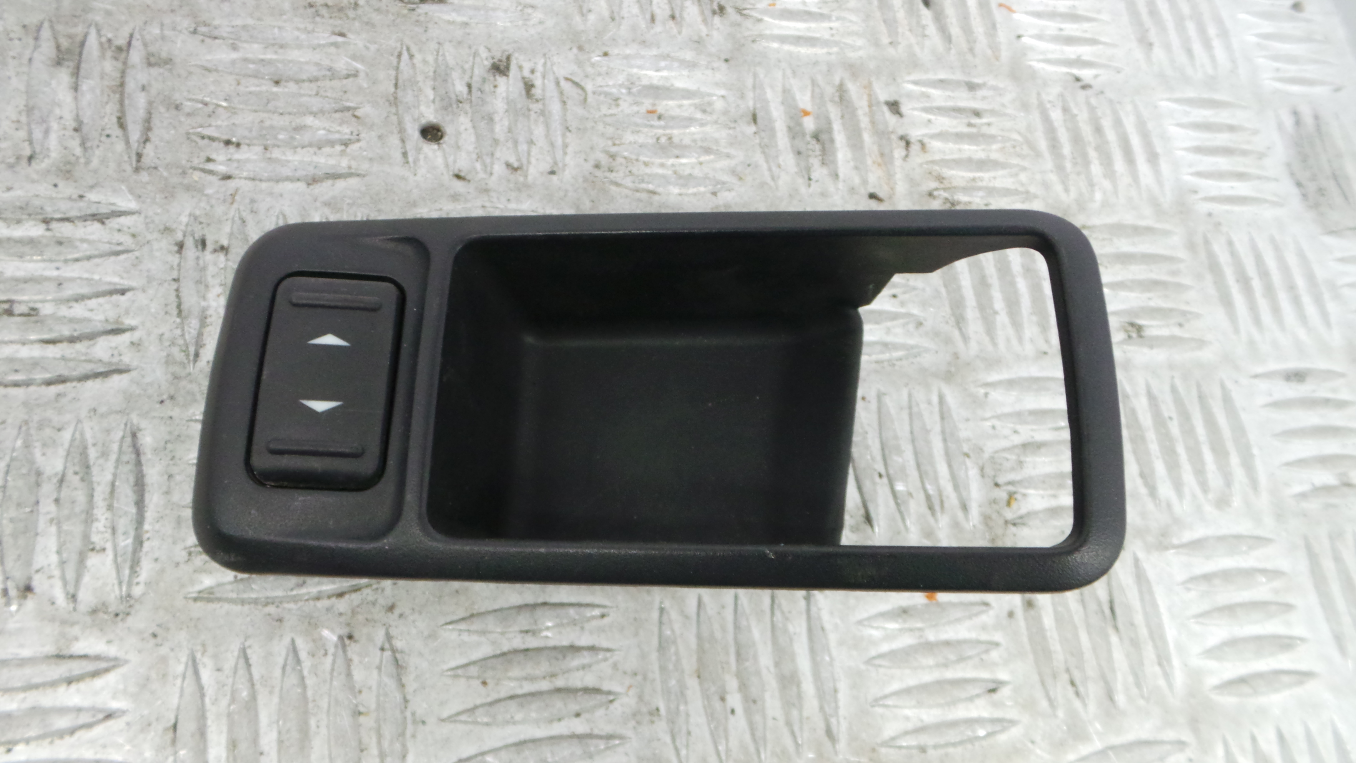 Puxador Interior Traseiro Direita 3M51-226A36-AFW - FORD FOCUS II Station Wagon (DA_, FFS, DS), FOCU-36060002