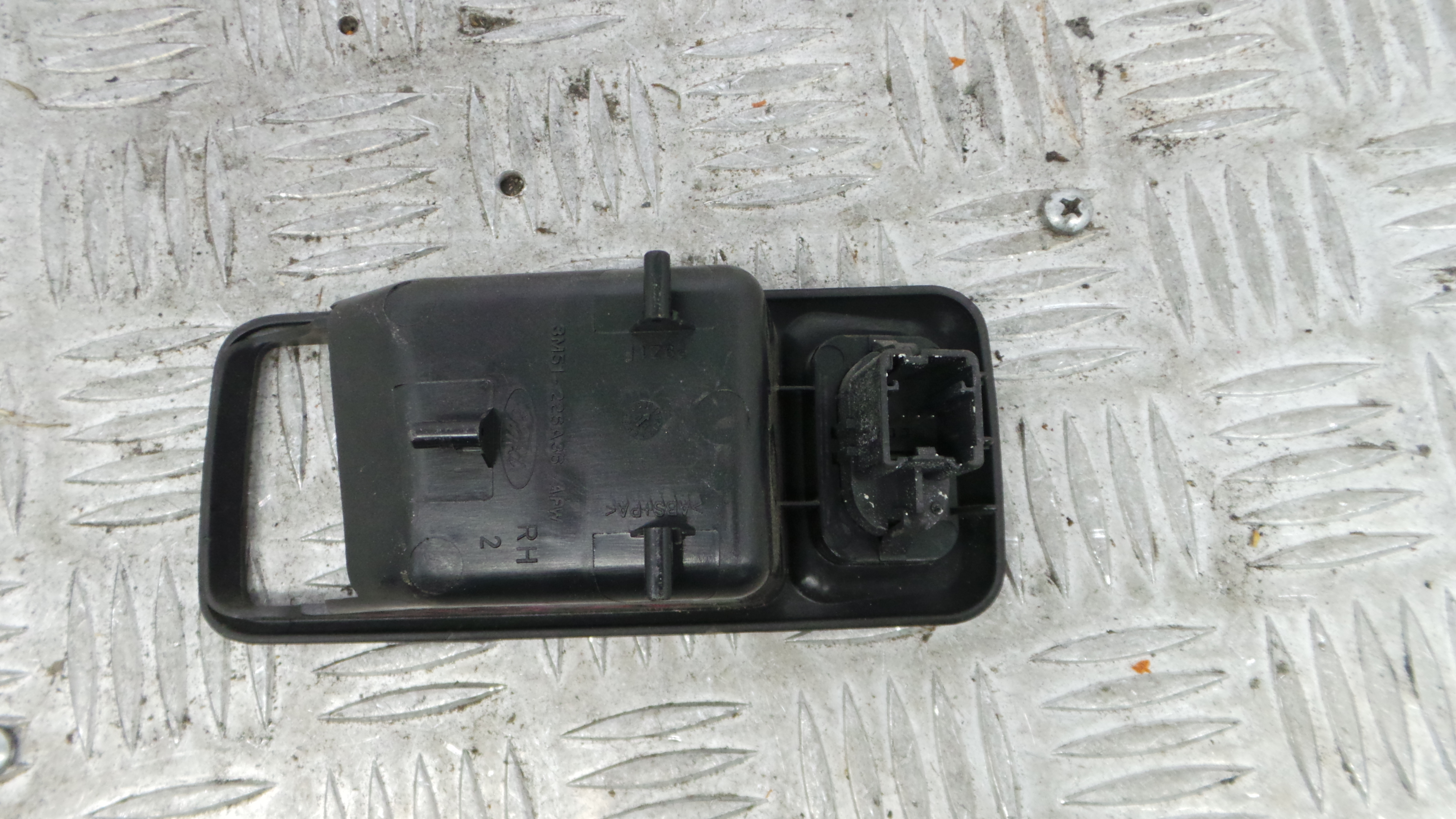 Puxador Interior Traseiro Direita 3M51-226A36-AFW - FORD FOCUS II Station Wagon (DA_, FFS, DS), FOCU-36060002