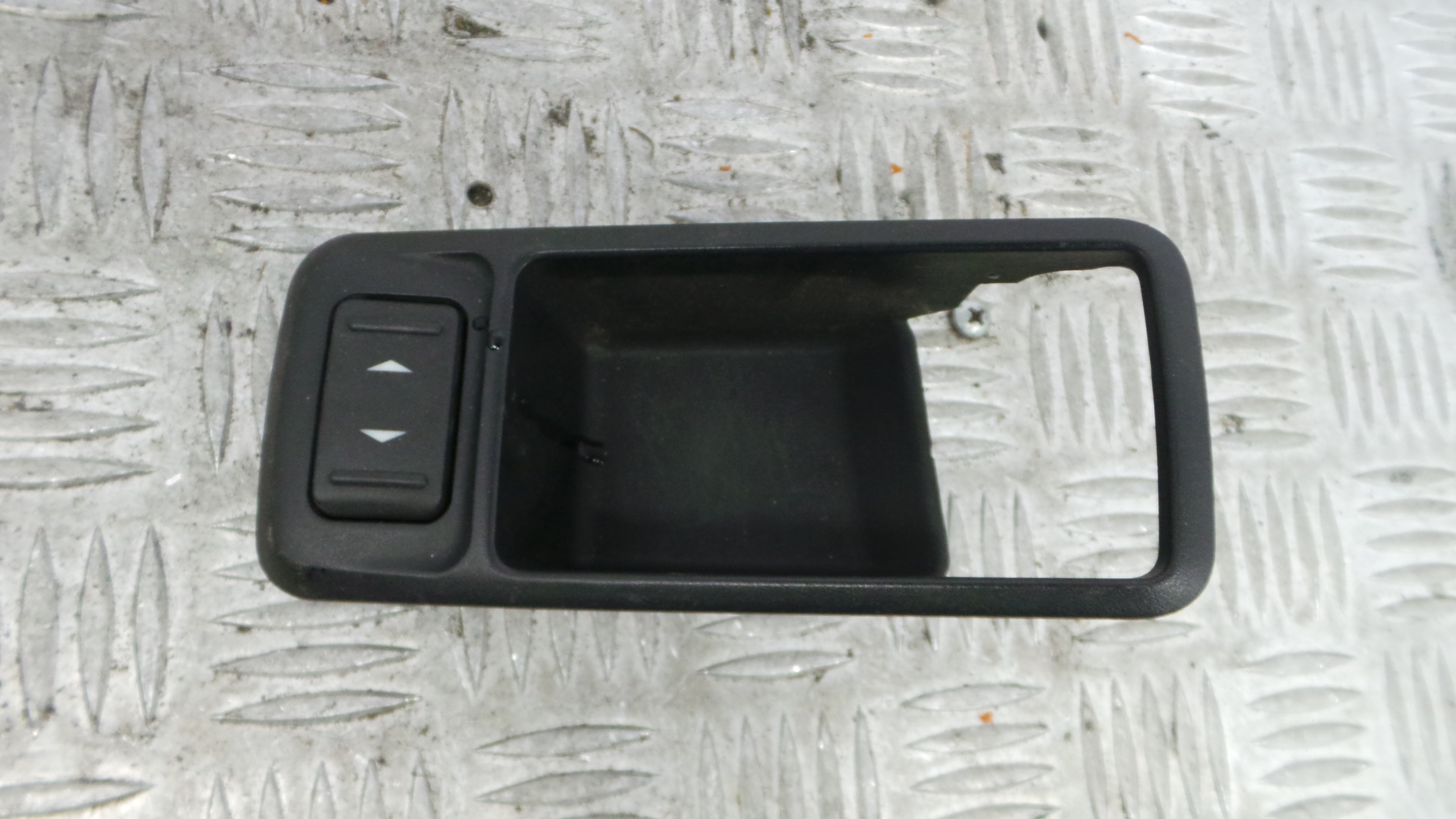 Puxador Interior Traseiro Esquerdo  3M51-226A37-AFW - FORD FOCUS II Station Wagon (DA_, FFS, DS), FO-36060005