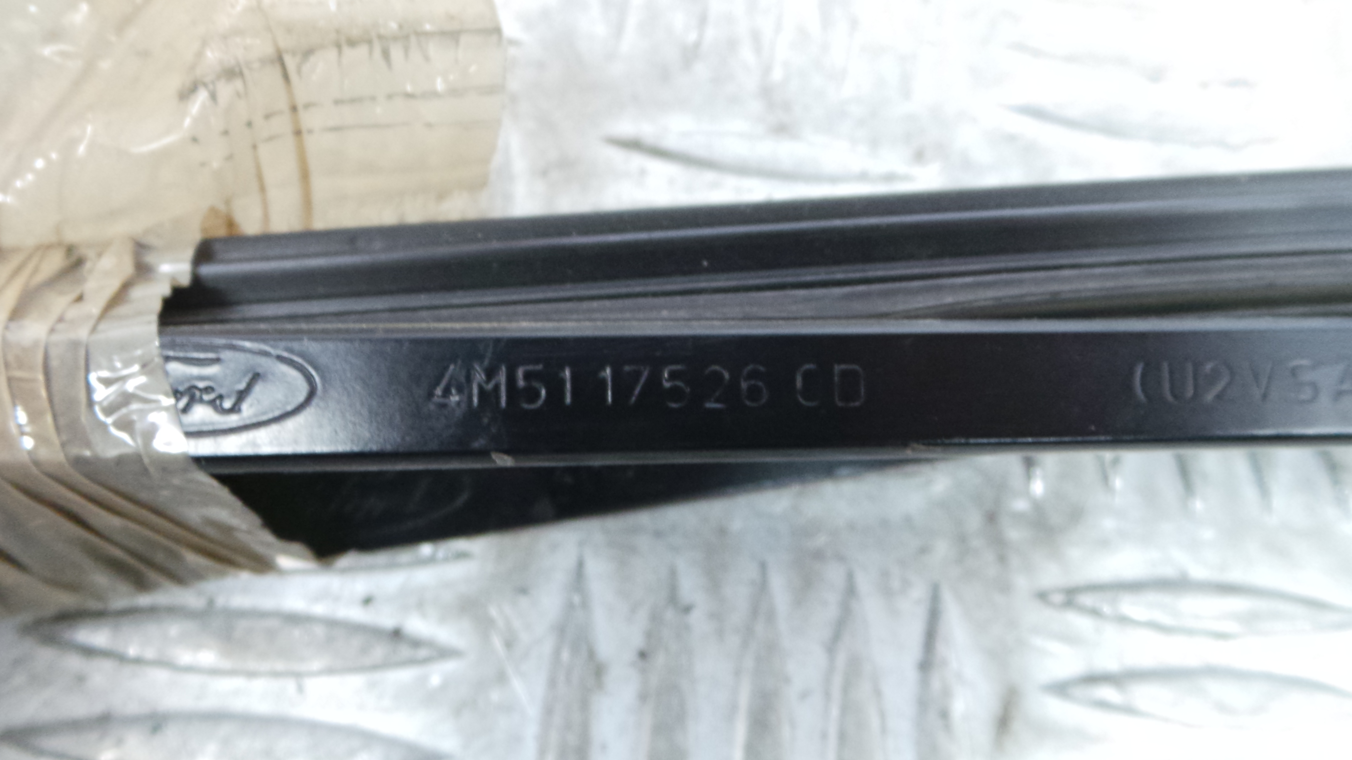 Braço Do Limpa-vidros 4M51-17526-CD - FORD FOCUS II Station Wagon (DA_, FFS, DS), FOCUS II Turnier -36060015