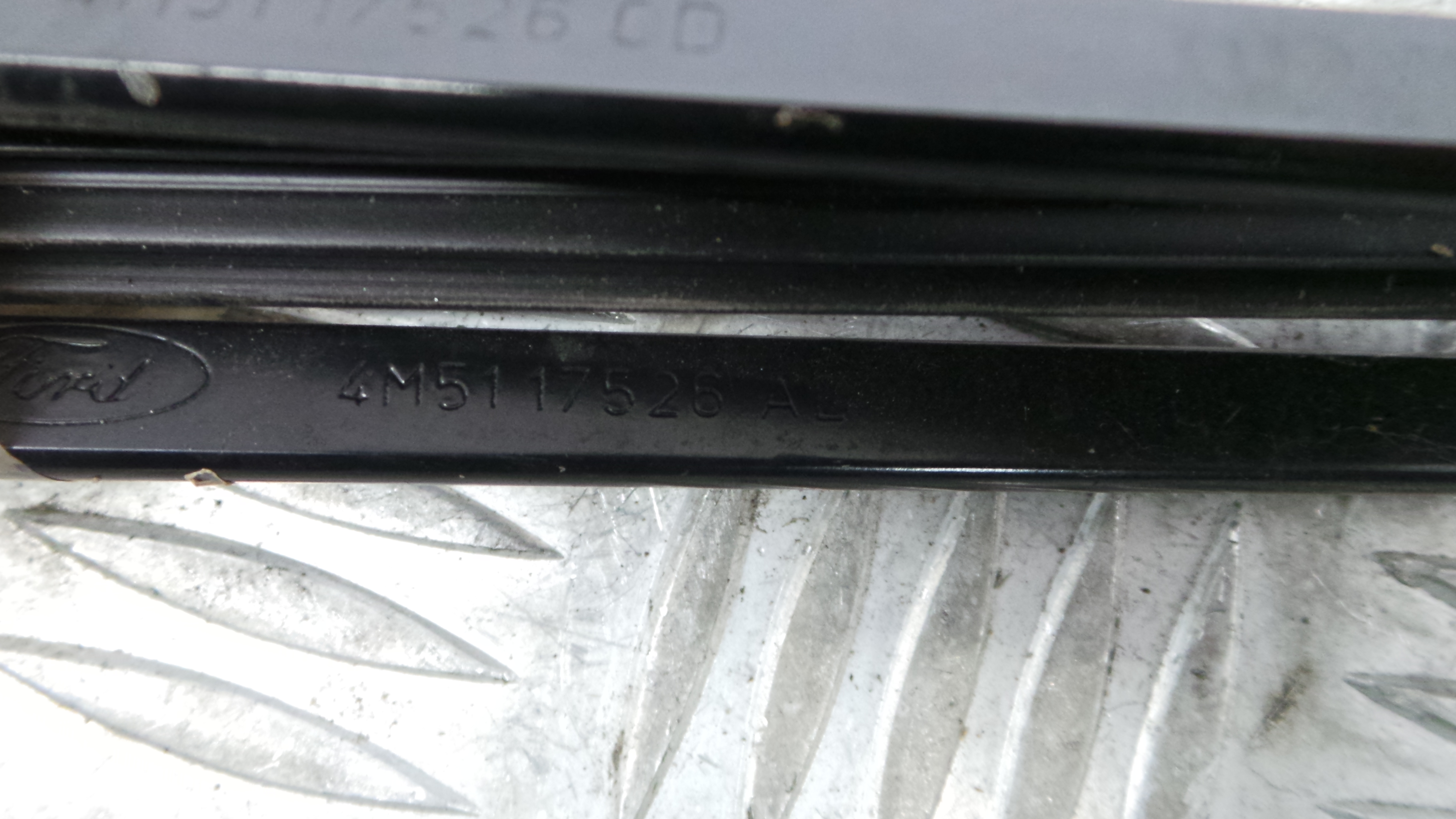 Braço Do Limpa-vidros 4M51-17526-CD - FORD FOCUS II Station Wagon (DA_, FFS, DS), FOCUS II Turnier -36060015