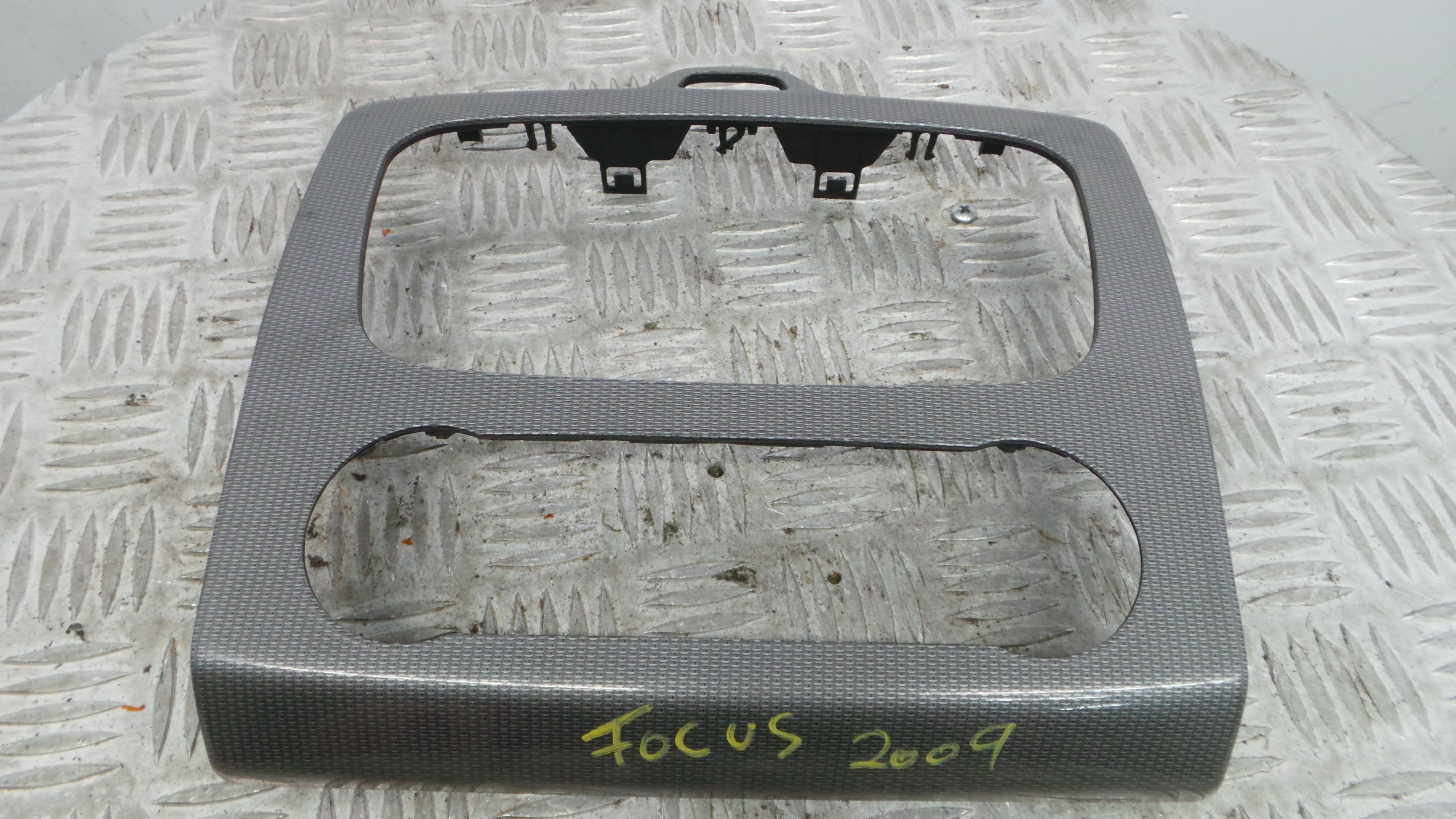 Aro Consola Central 7M51-18522-DW - FORD FOCUS II Station Wagon (DA_, FFS, DS), FOCUS II Turnier (DA-36060024 Aro Consola Central 7M51-18522-DW - FORD FOCUS II Station Wagon (DA_, FFS, DS), FOCUS II Turnier (DA-36060024