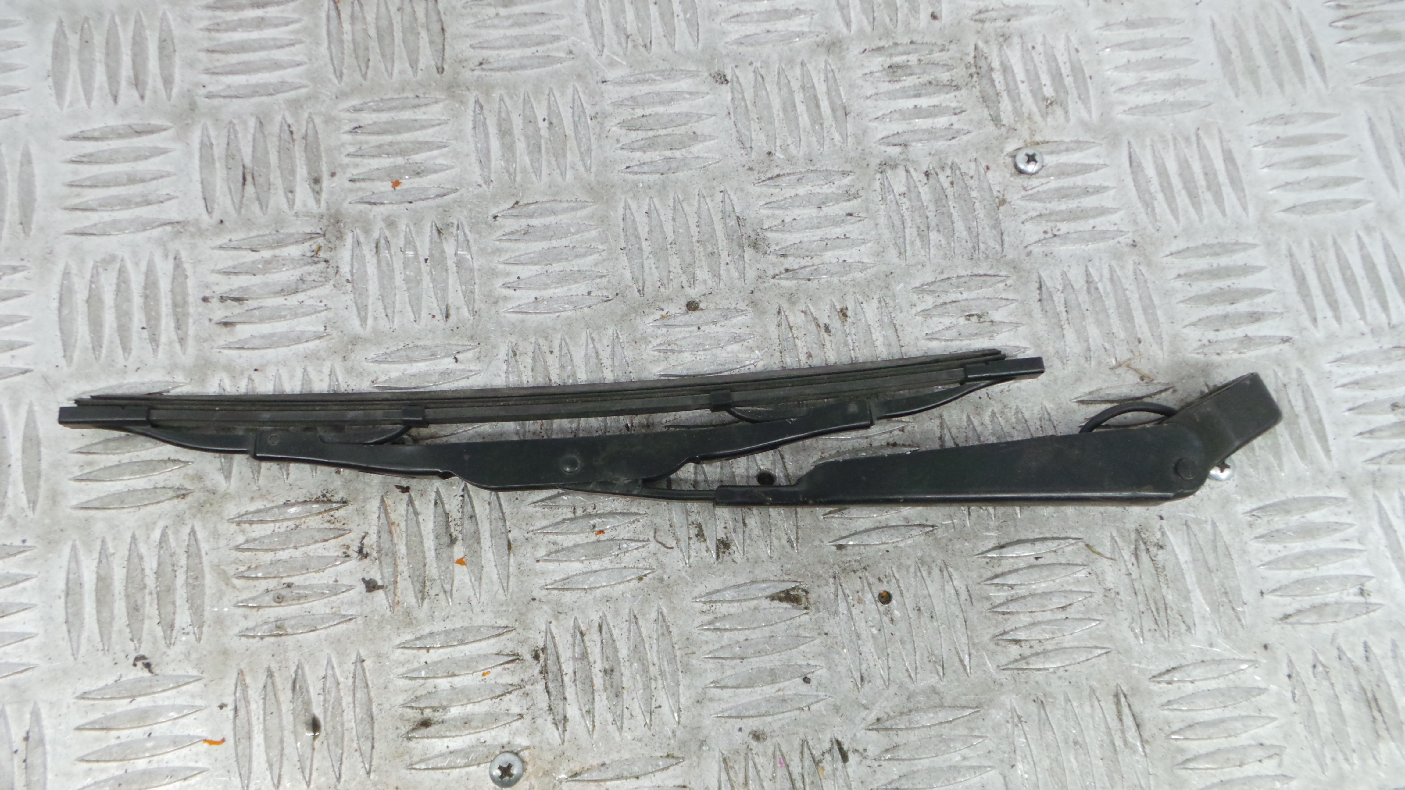 Braço Do Limpa-vidros 3M51-17526-AB - FORD FOCUS II Station Wagon (DA_, FFS, DS), FOCUS II Turnier -36060027