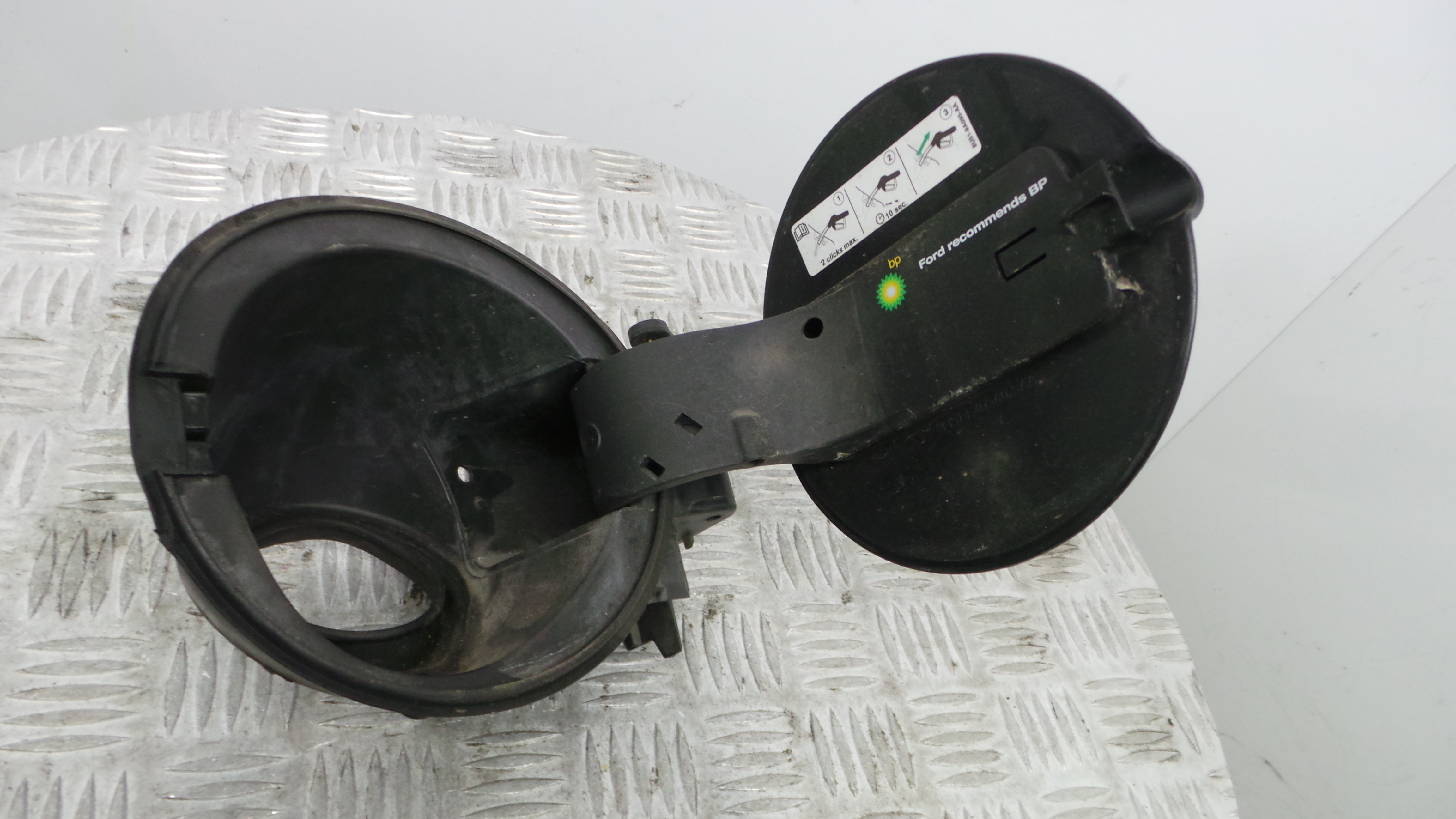 Tampão de Combustivel 8M51-F405A02-AA - FORD FOCUS II Station Wagon (DA_, FFS, DS), FOCUS II Turni-36060720