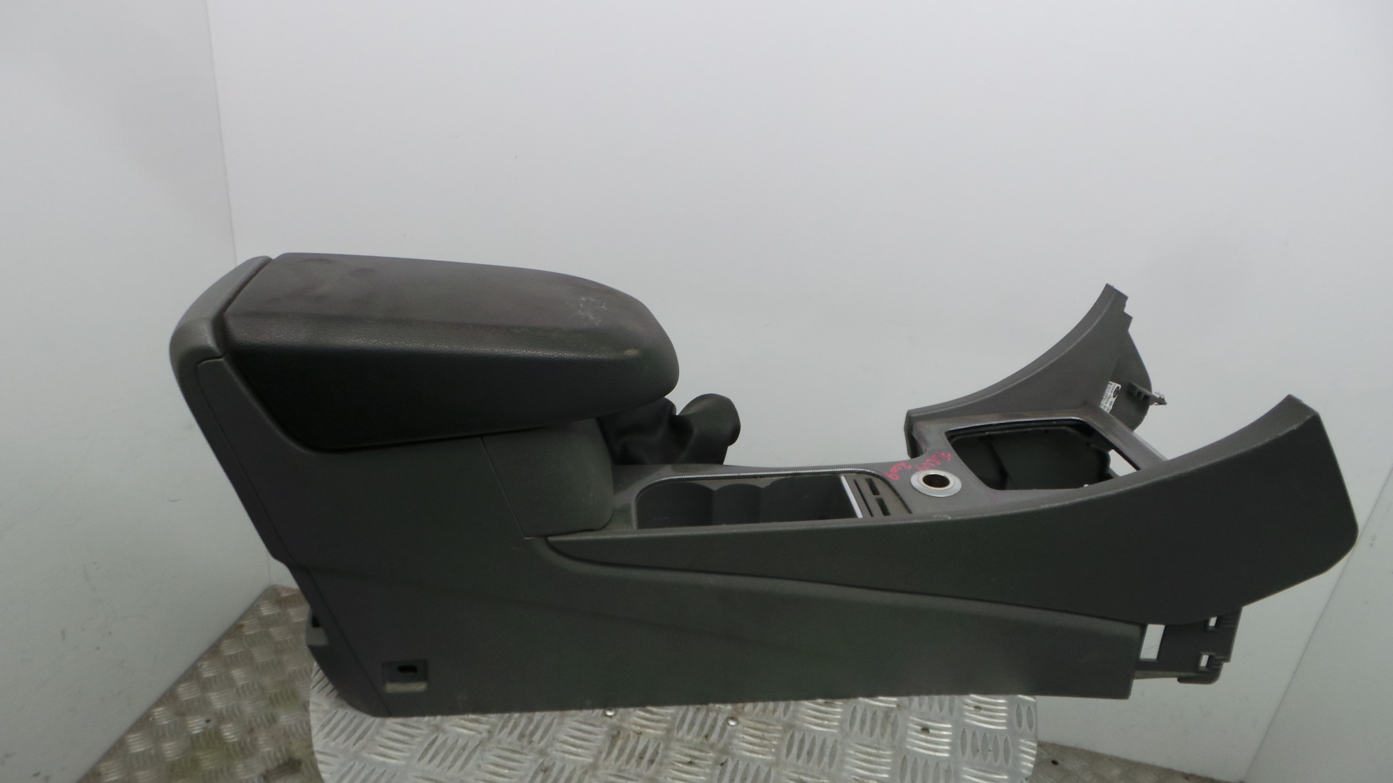 Apoio de Braço Central 8M51-A045M19-AB - FORD FOCUS II Station Wagon (DA_, FFS, DS), FOCUS II Turni-36060750