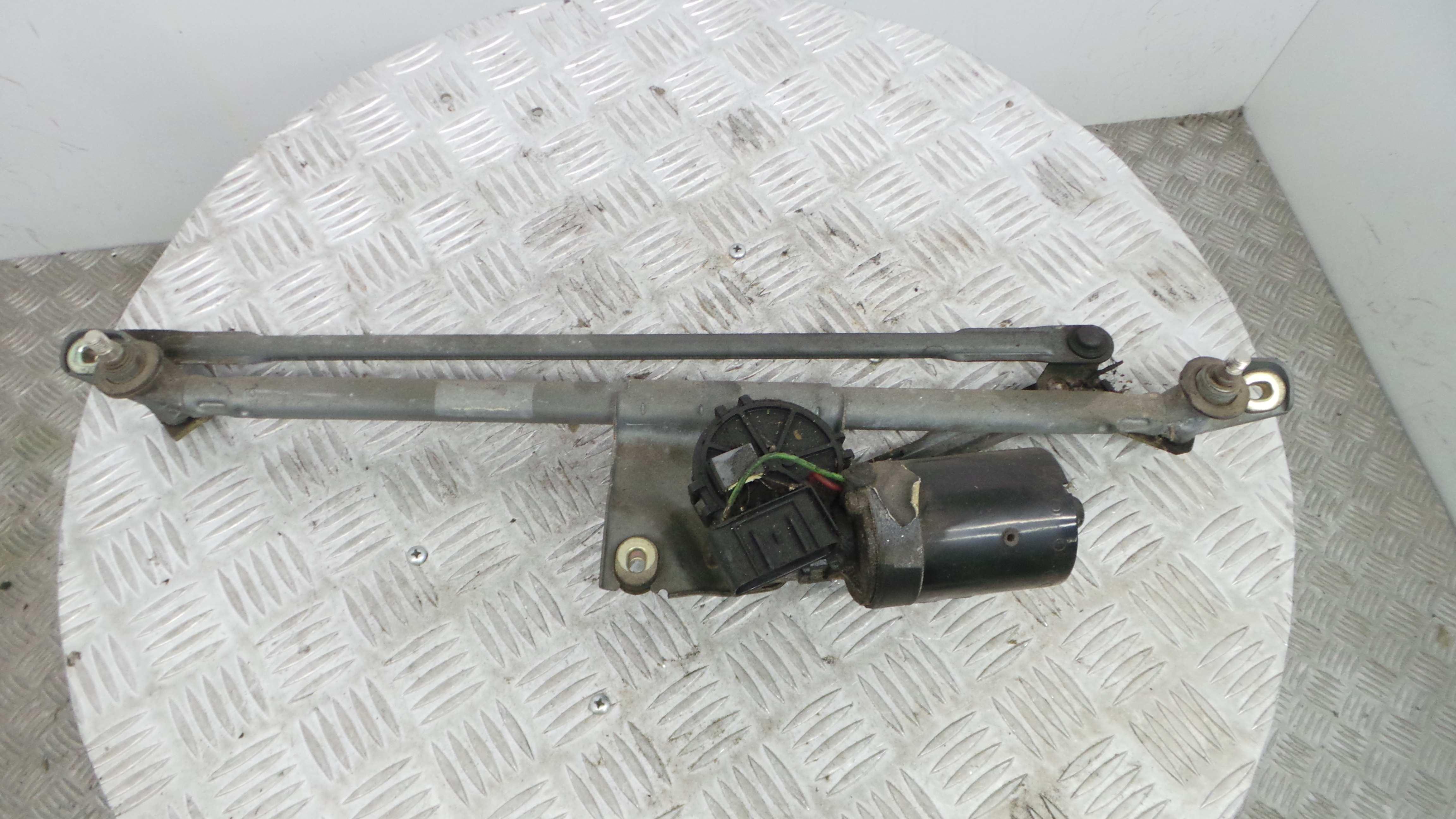 Motor Limpa Vidros Frente 0390241142 - OPEL VECTRA B Combi (J96)-36062366 Motor Limpa Vidros Frente 0390241142 - OPEL VECTRA B Combi (J96)-36062366