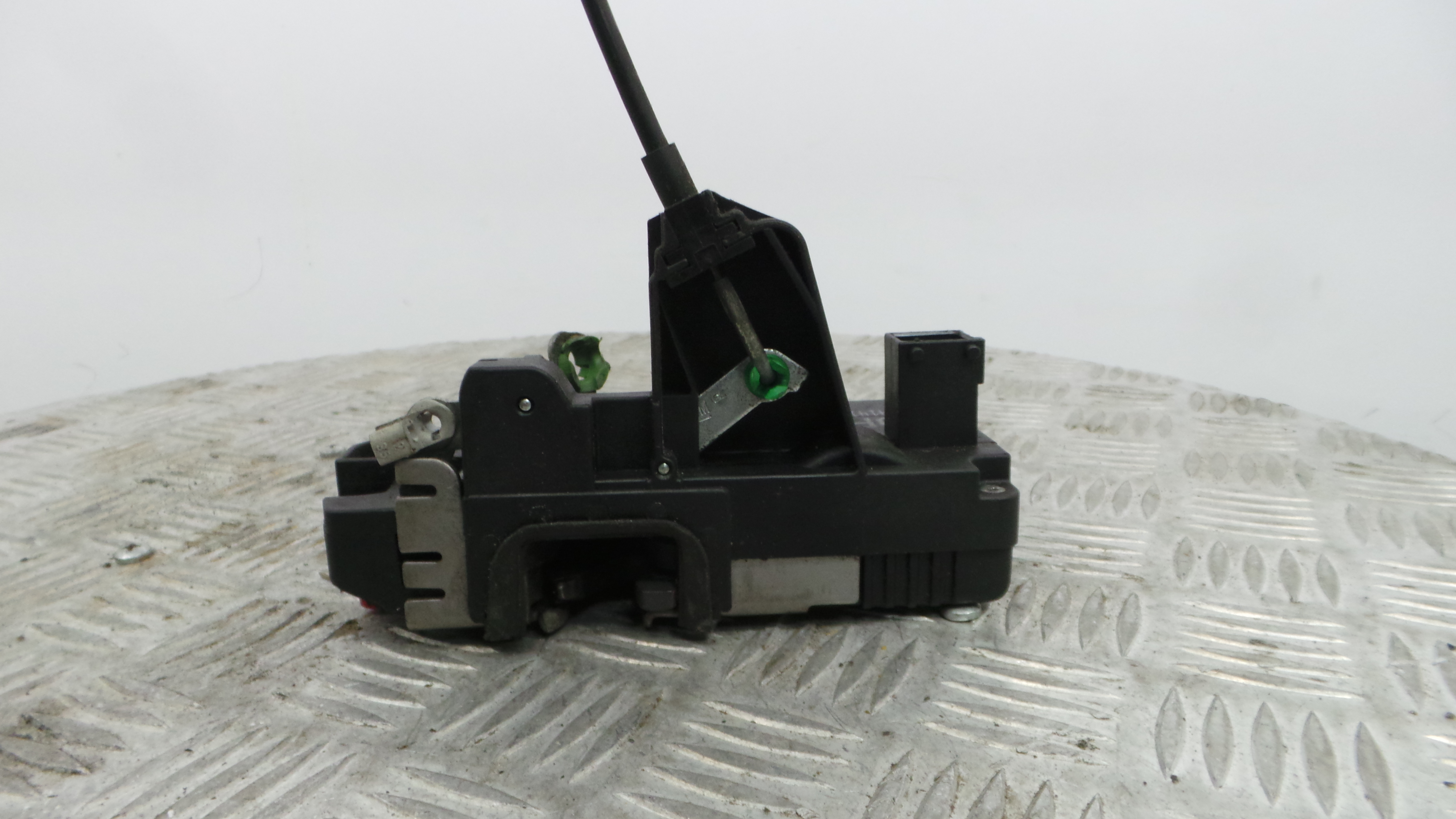 Fecho da Porta Trás Dto 24414131 - OPEL VECTRA B Combi (J96)-36062935 Fecho da Porta Trás Dto 24414131 - OPEL VECTRA B Combi (J96)-36062935