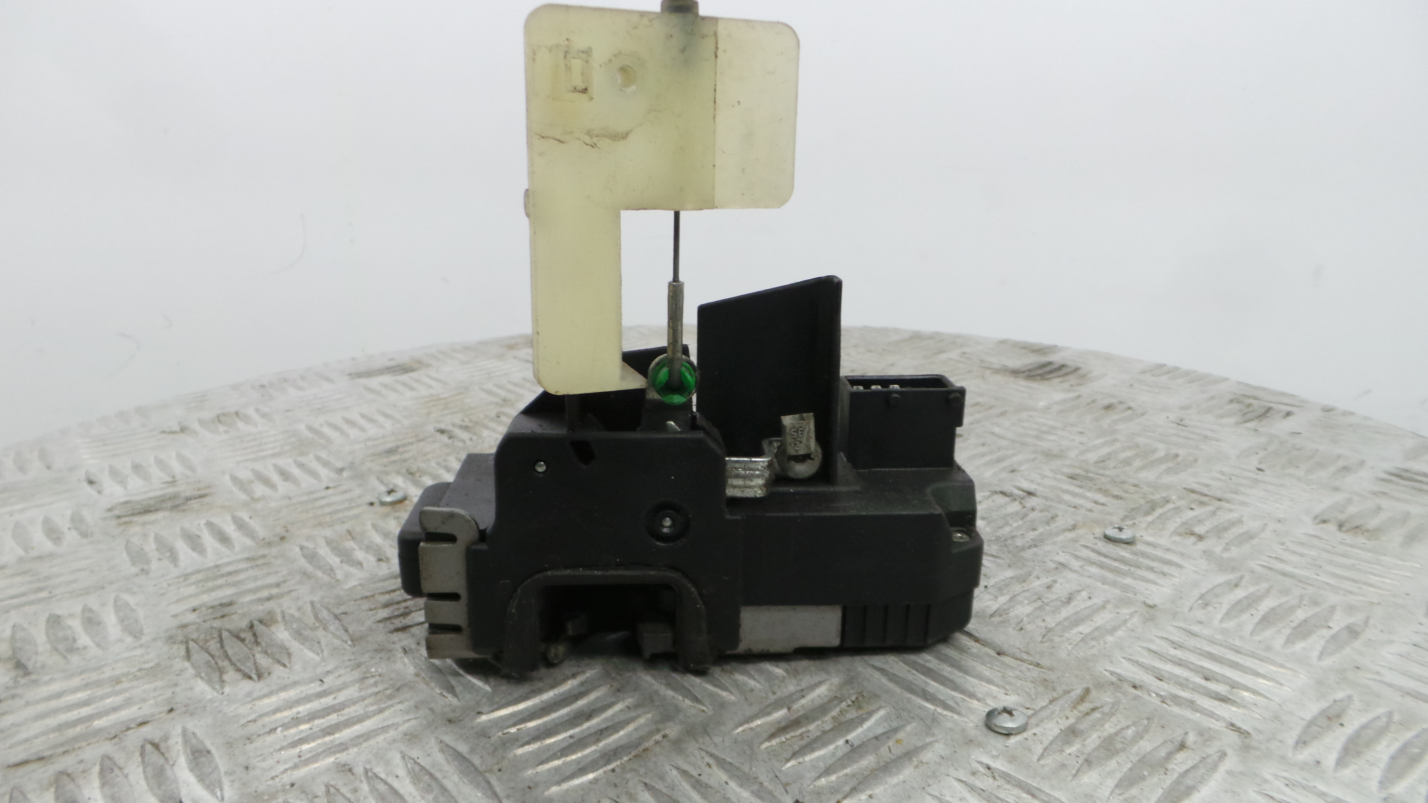 Fecho da Porta Frente Dto 24414113 - OPEL VECTRA B Combi (J96)-36062939 Fecho da Porta Frente Dto 24414113 - OPEL VECTRA B Combi (J96)-36062939