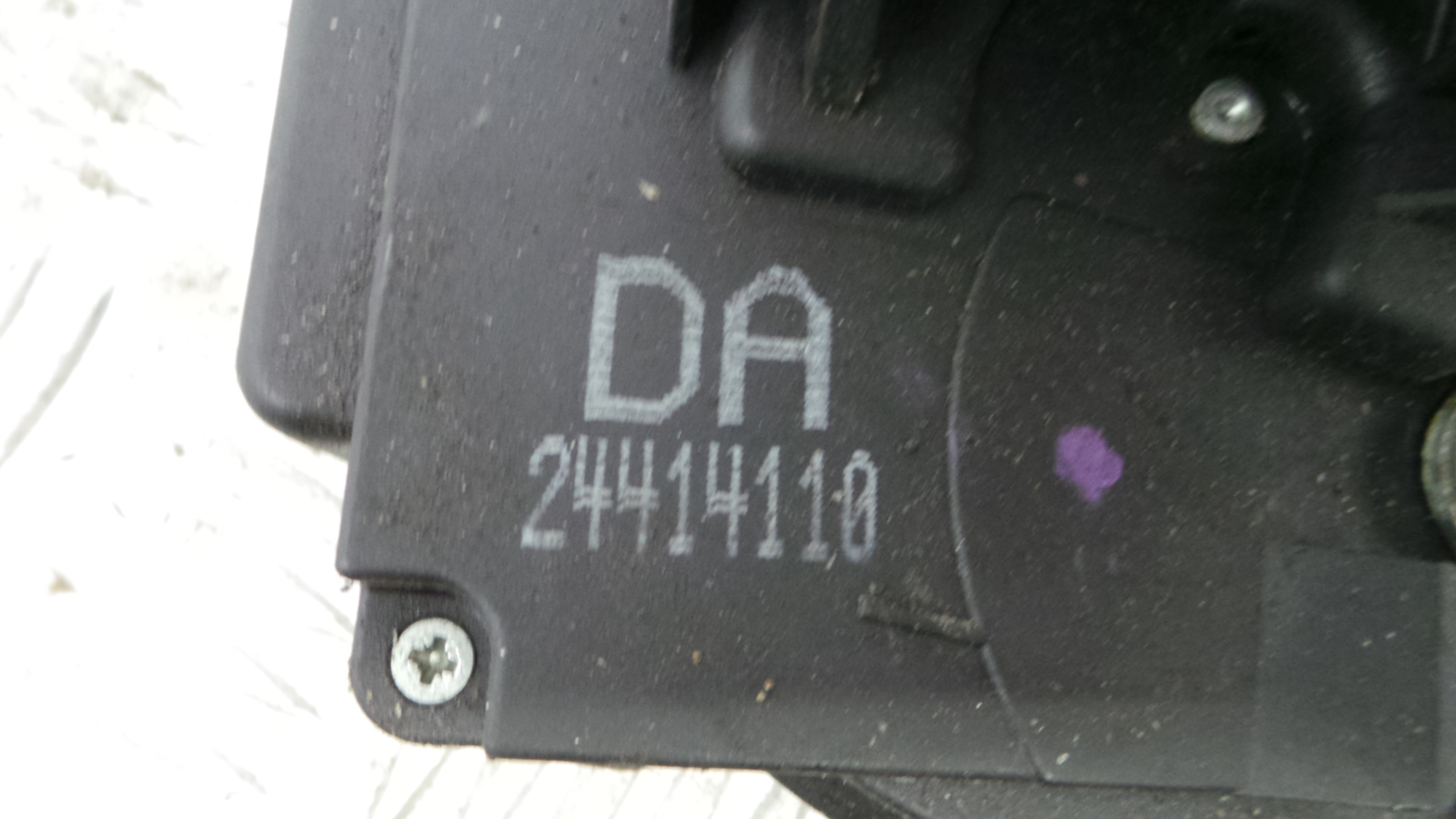 Fecho da Porta Frente Esq 24414110 - OPEL VECTRA B Combi (J96)-36062943