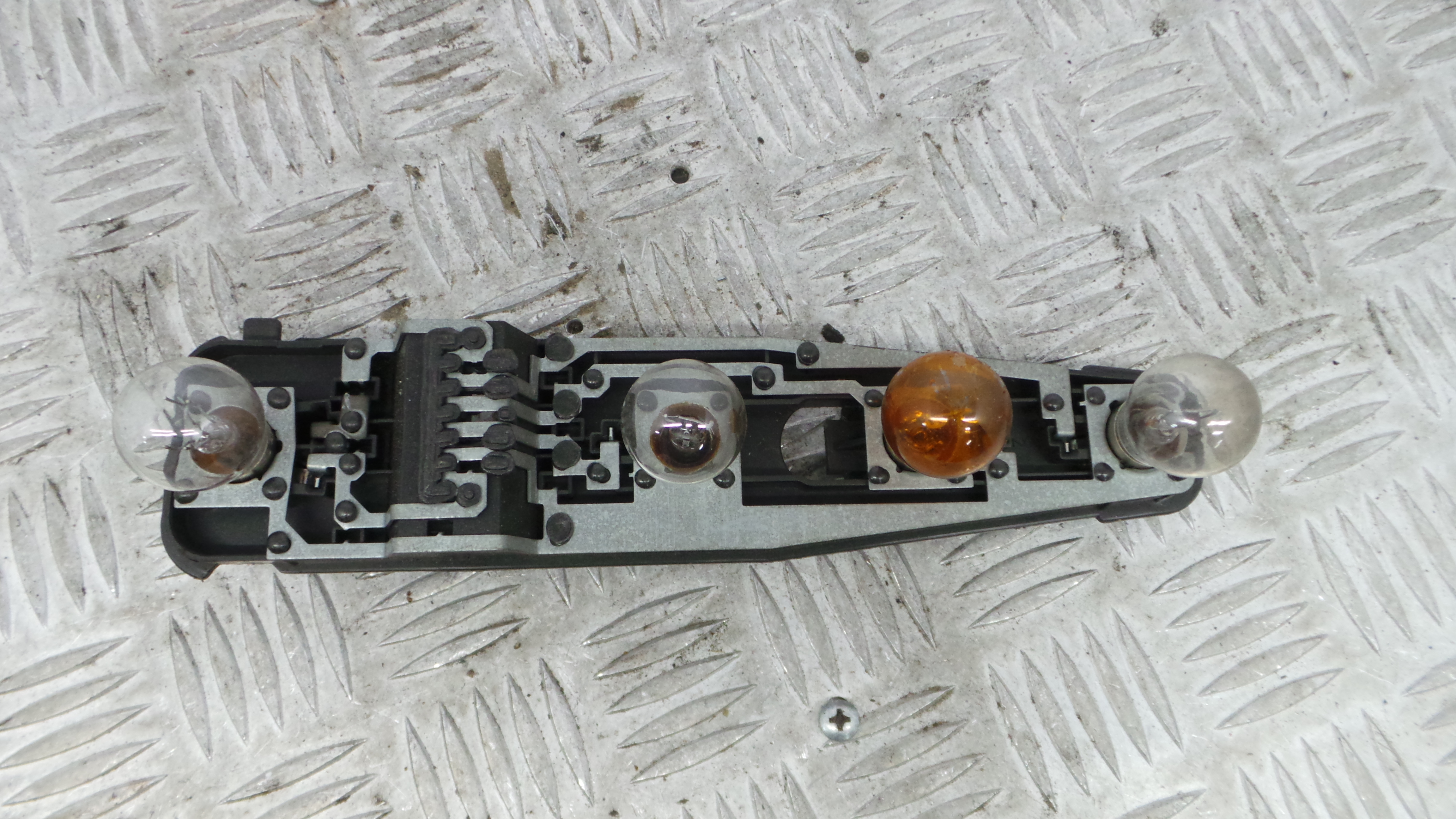 Suporte Lampadas Tras Direito 90541637 - OPEL VECTRA B Combi (J96)-36062976