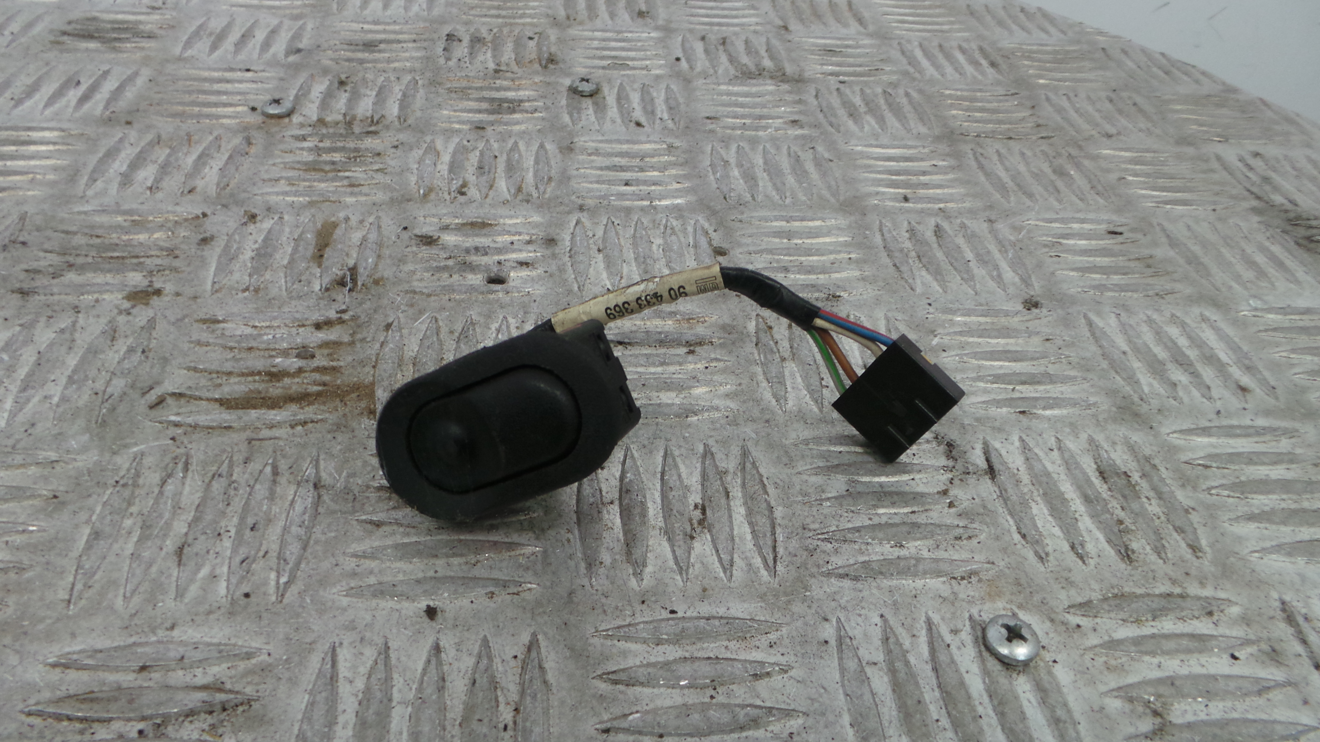 Interruptor / Comando Elevador Vidro Trás Esq 90433369 - OPEL VECTRA B Combi (J96)-36062991