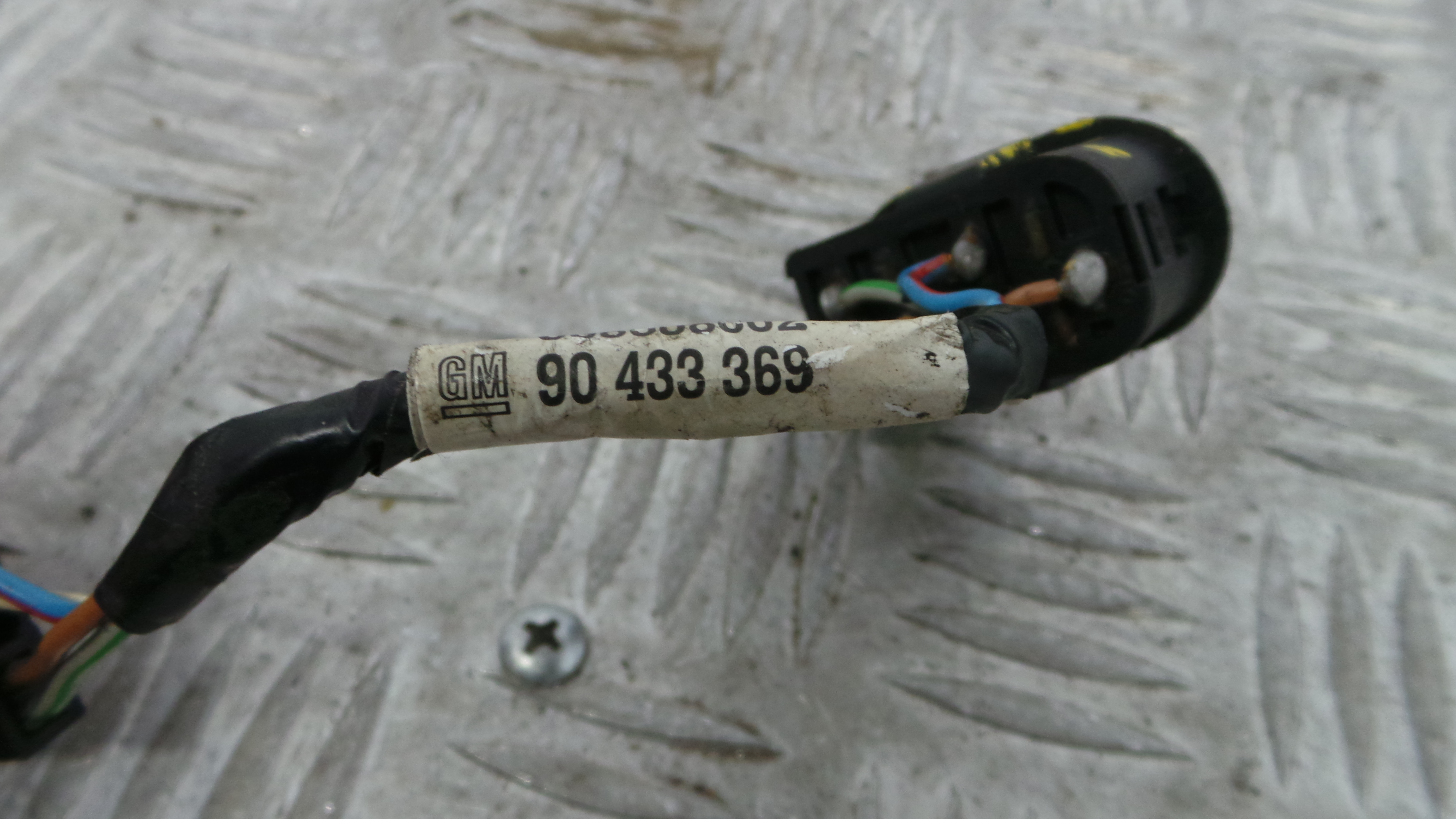 Interruptor / Comando Elevador Vidro Trás Dto 90433369 - OPEL VECTRA B Combi (J96)-36062995