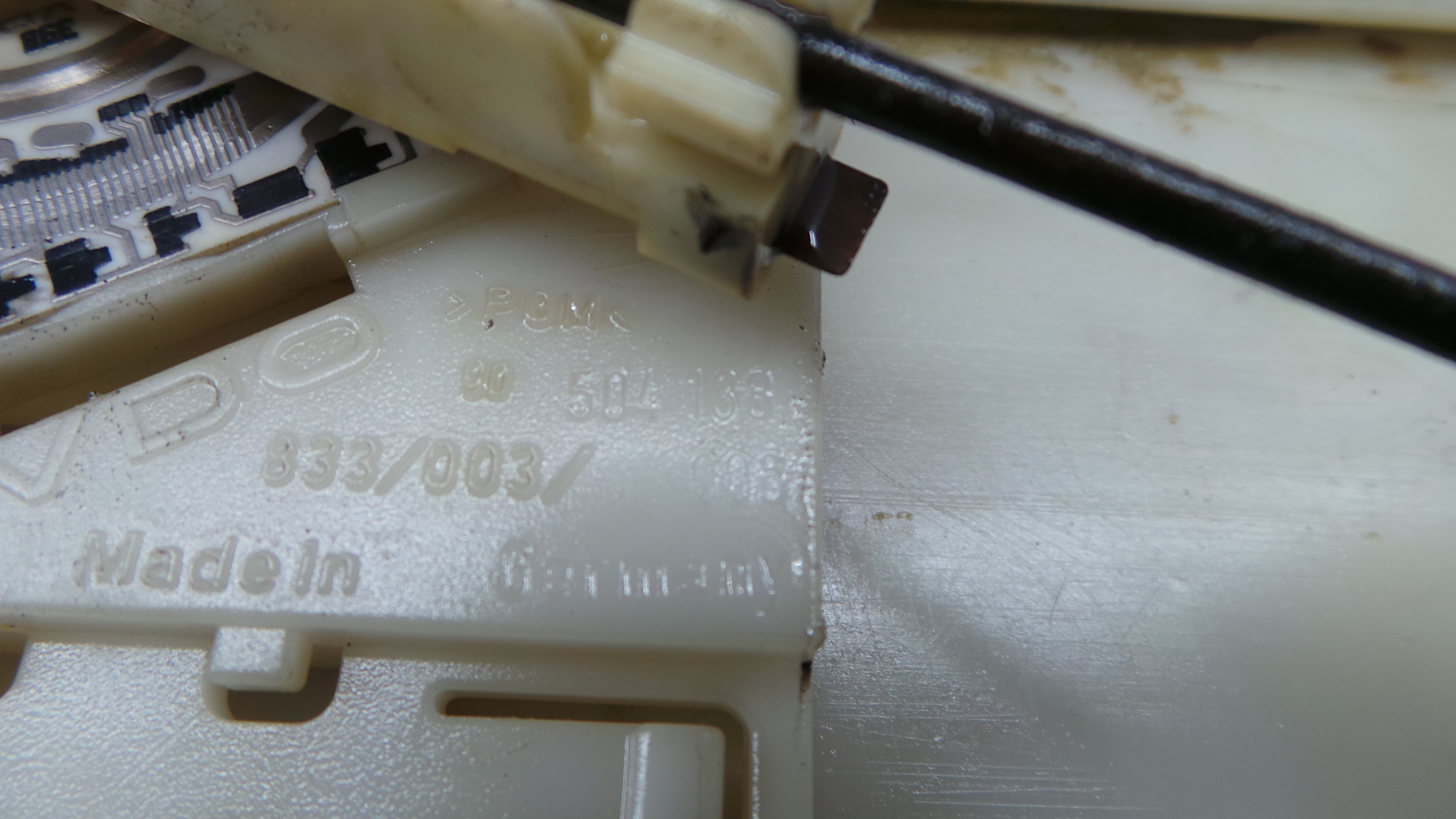 Boia do Combustível 90504138 - OPEL VECTRA B Combi (J96)-36062999