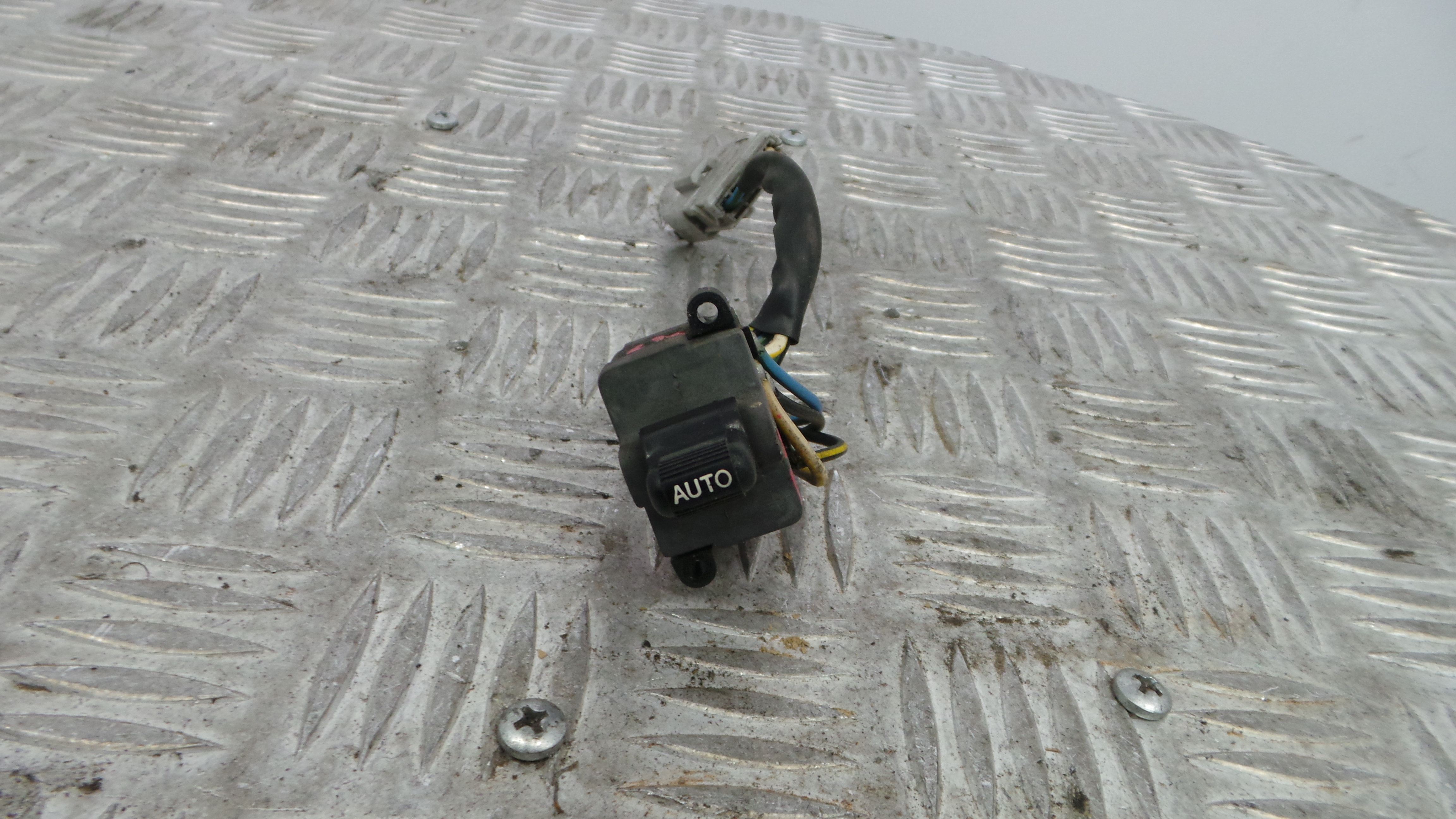 Interruptor / Comando Elevador Vidro Frente Esq   - ROVER 45 I Hatchback (RT)-36140165