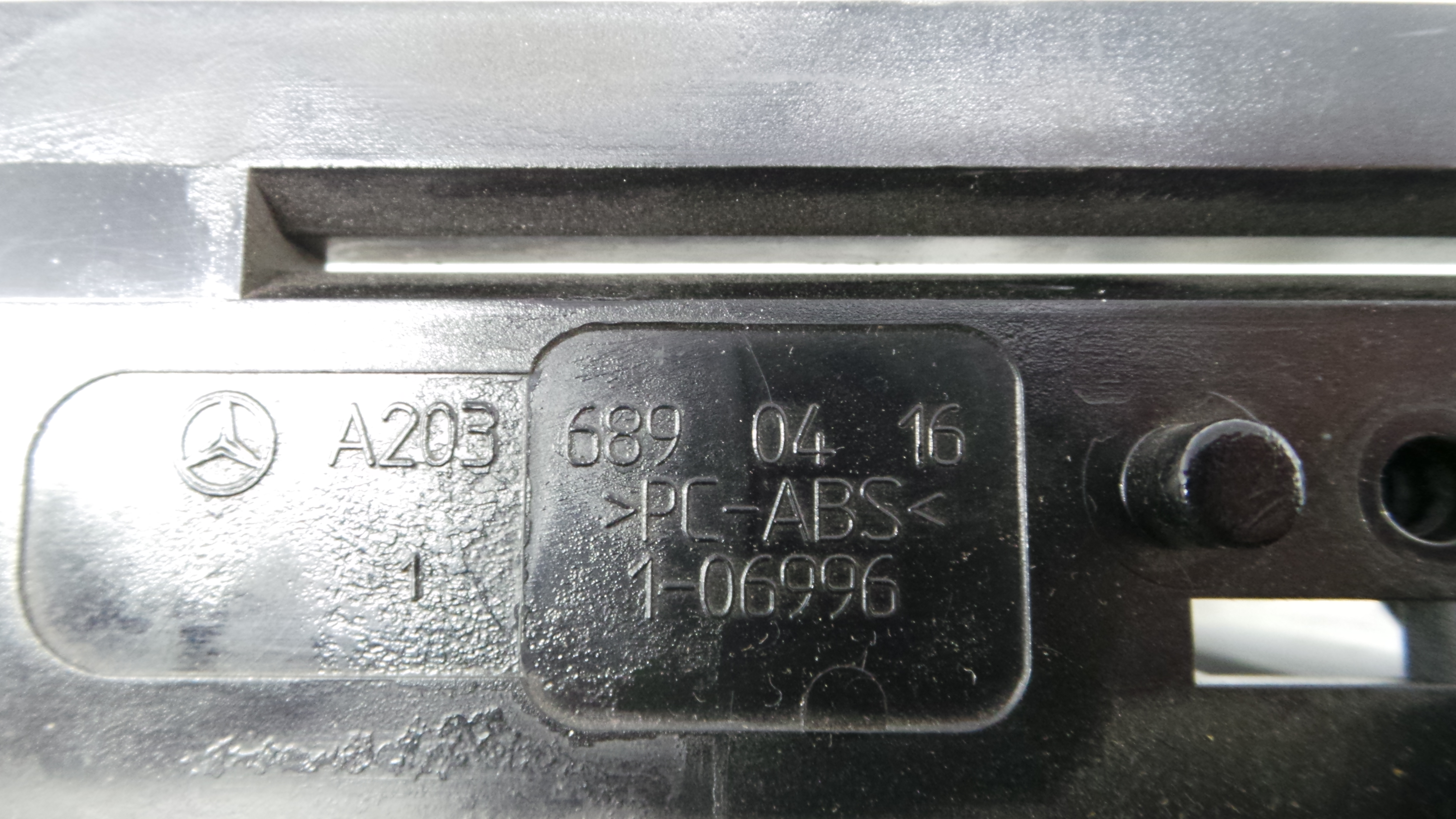 Consola central Tablier A2036890416 - MERCEDES-BENZ C-CLASS Coupé (CL203), C-CLASS Coupe Sport (CL-36141517