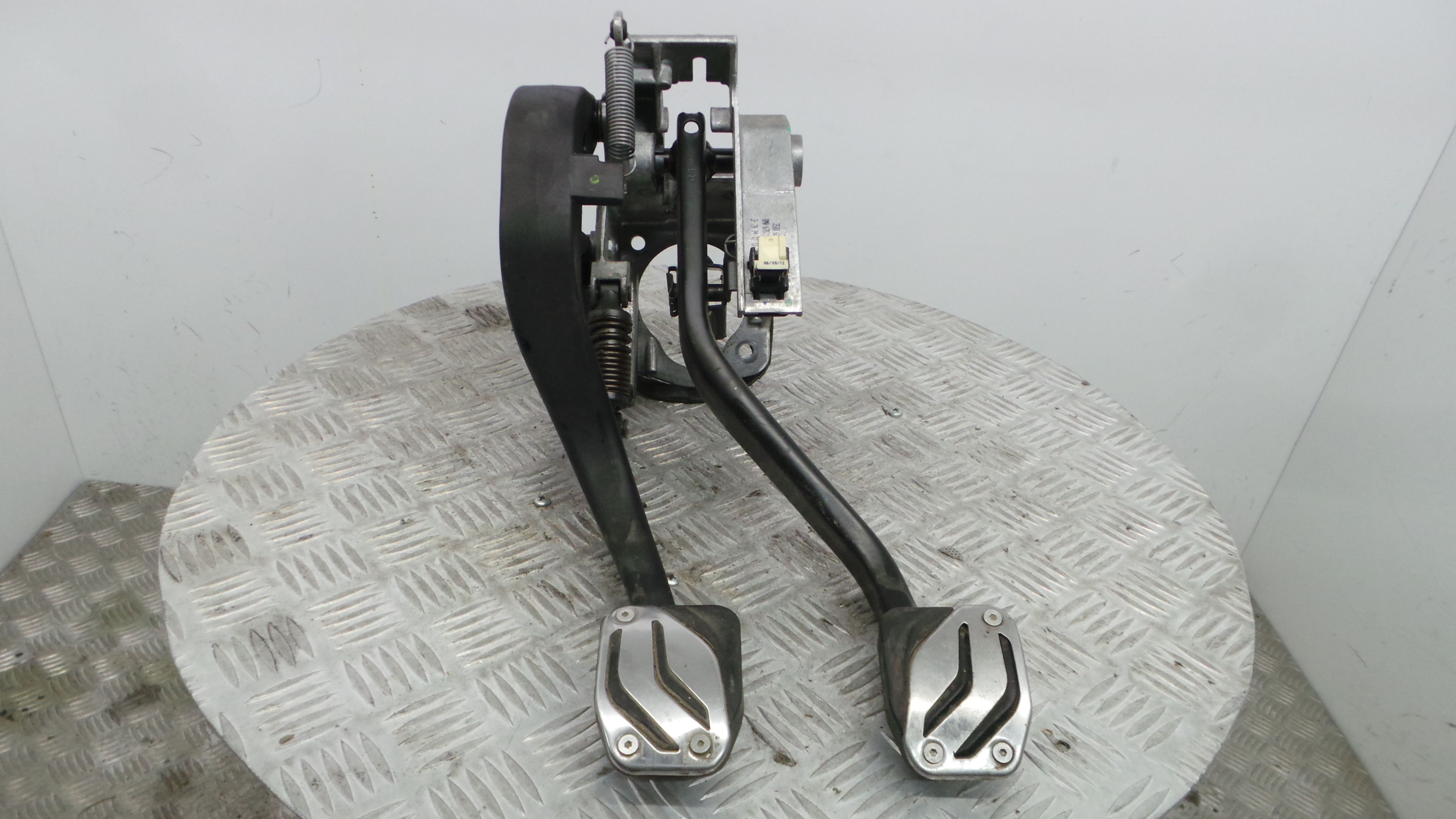 Pedal do Travão 678711 - BMW 1 (F20), 1 Sports Hatch (F20)-36141641 Pedal do Travão 678711 - BMW 1 (F20), 1 Sports Hatch (F20)-36141641