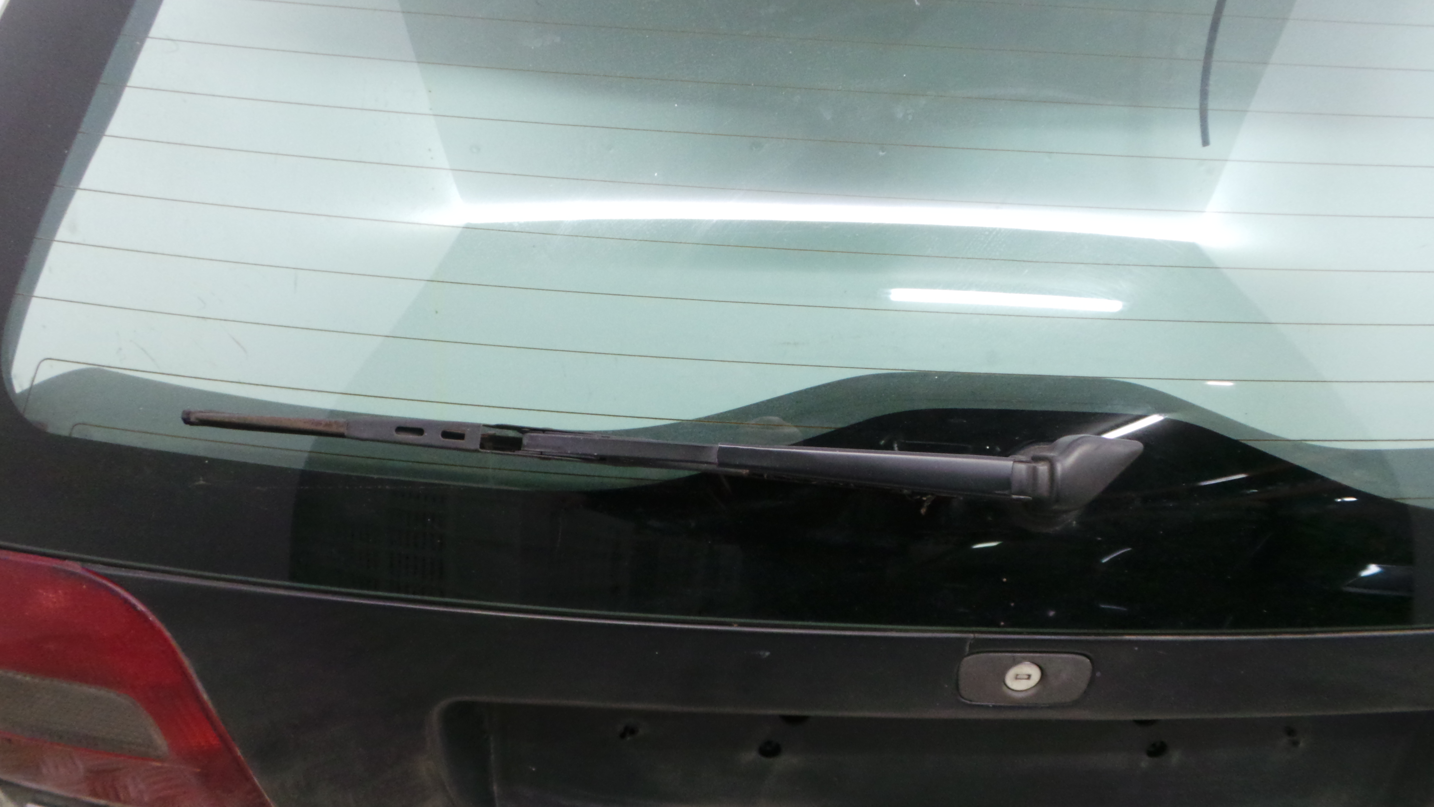 Braço Do Limpa-vidros 30806918 - VOLVO V40 Combi (645)-36151094 Braço Do Limpa-vidros 30806918 - VOLVO V40 Combi (645)-36151094