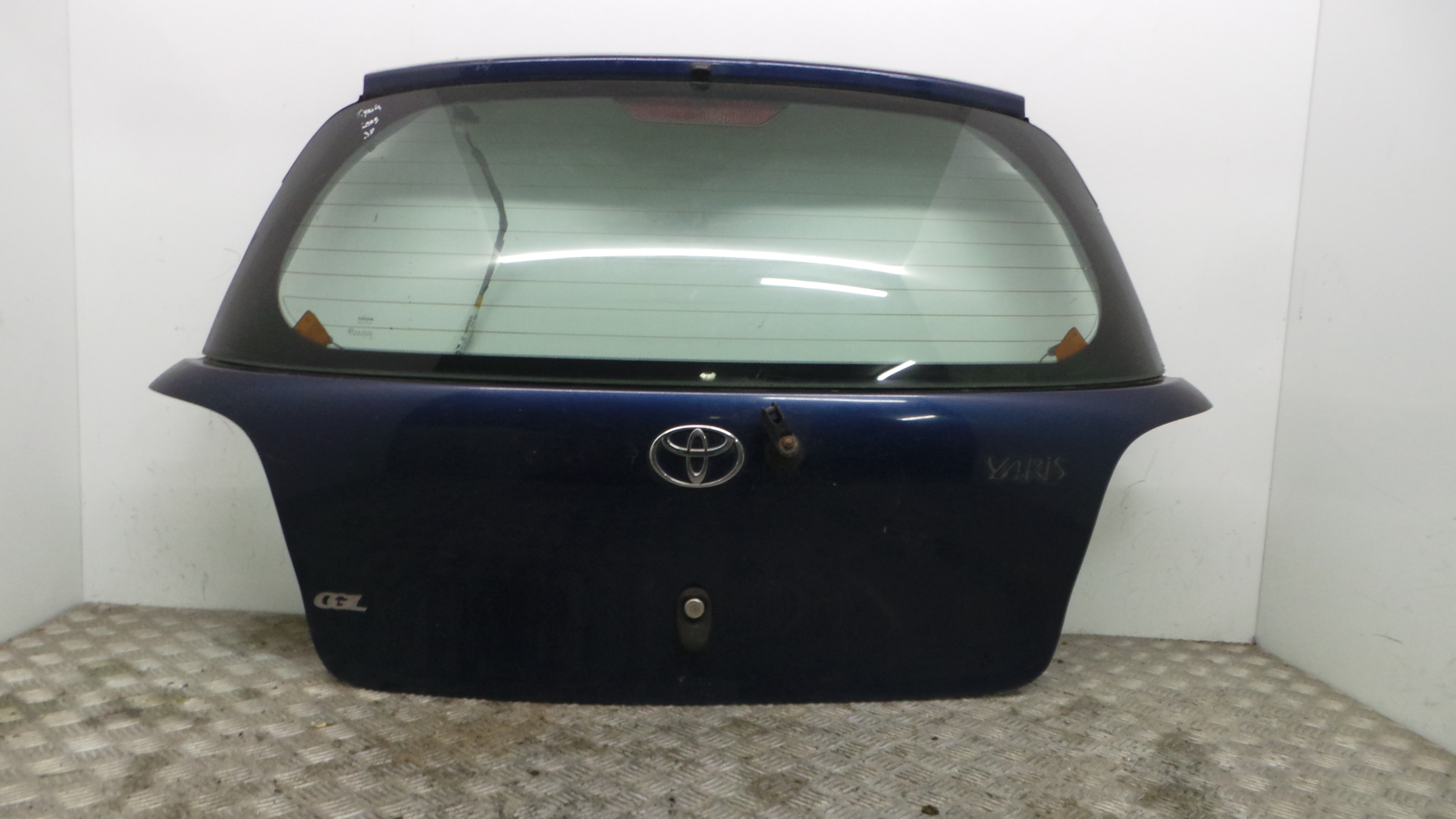 Tampa da Mala 67005-0D020 - TOYOTA ECHO (_P1_), YARIS (_P1_), YARIS/VITZ (_P1_)-36151119 Tampa da Mala 67005-0D020 - TOYOTA ECHO (_P1_), YARIS (_P1_), YARIS/VITZ (_P1_)-36151119