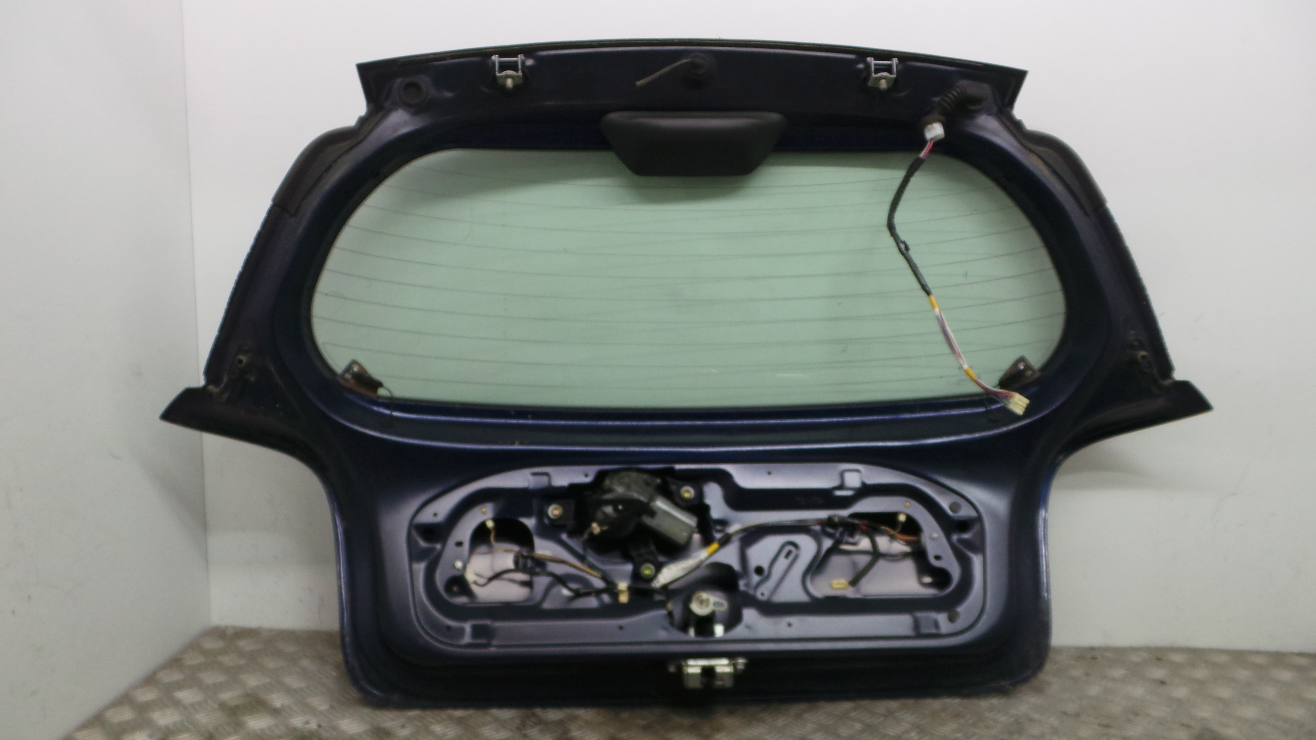 Tampa da Mala 67005-0D020 - TOYOTA ECHO (_P1_), YARIS (_P1_), YARIS/VITZ (_P1_)-36151119