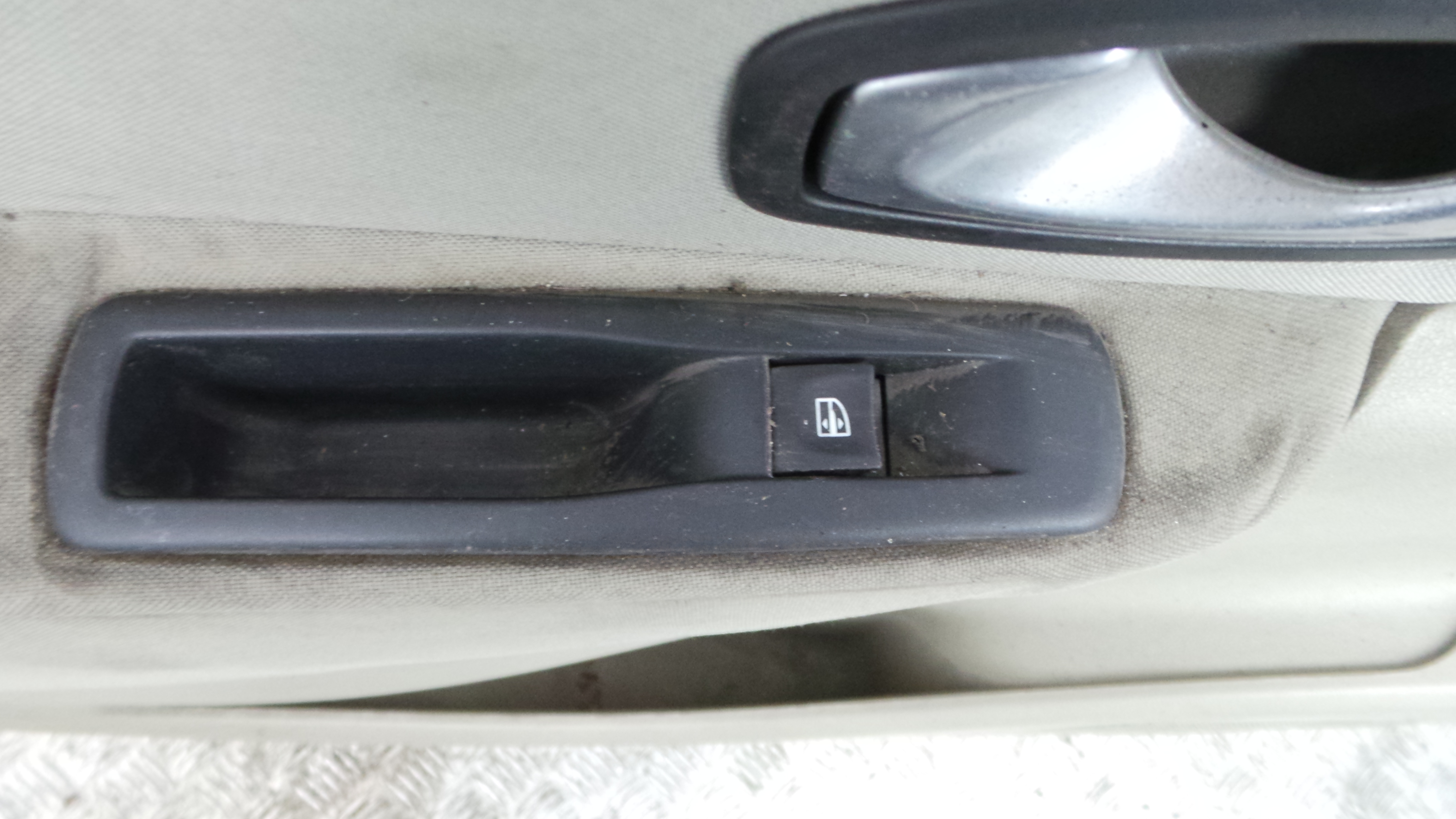 Interruptor / Comando Elevador Vidro Trás Esq  - RENAULT SCÉNIC III (JZ0/1_)-36151734