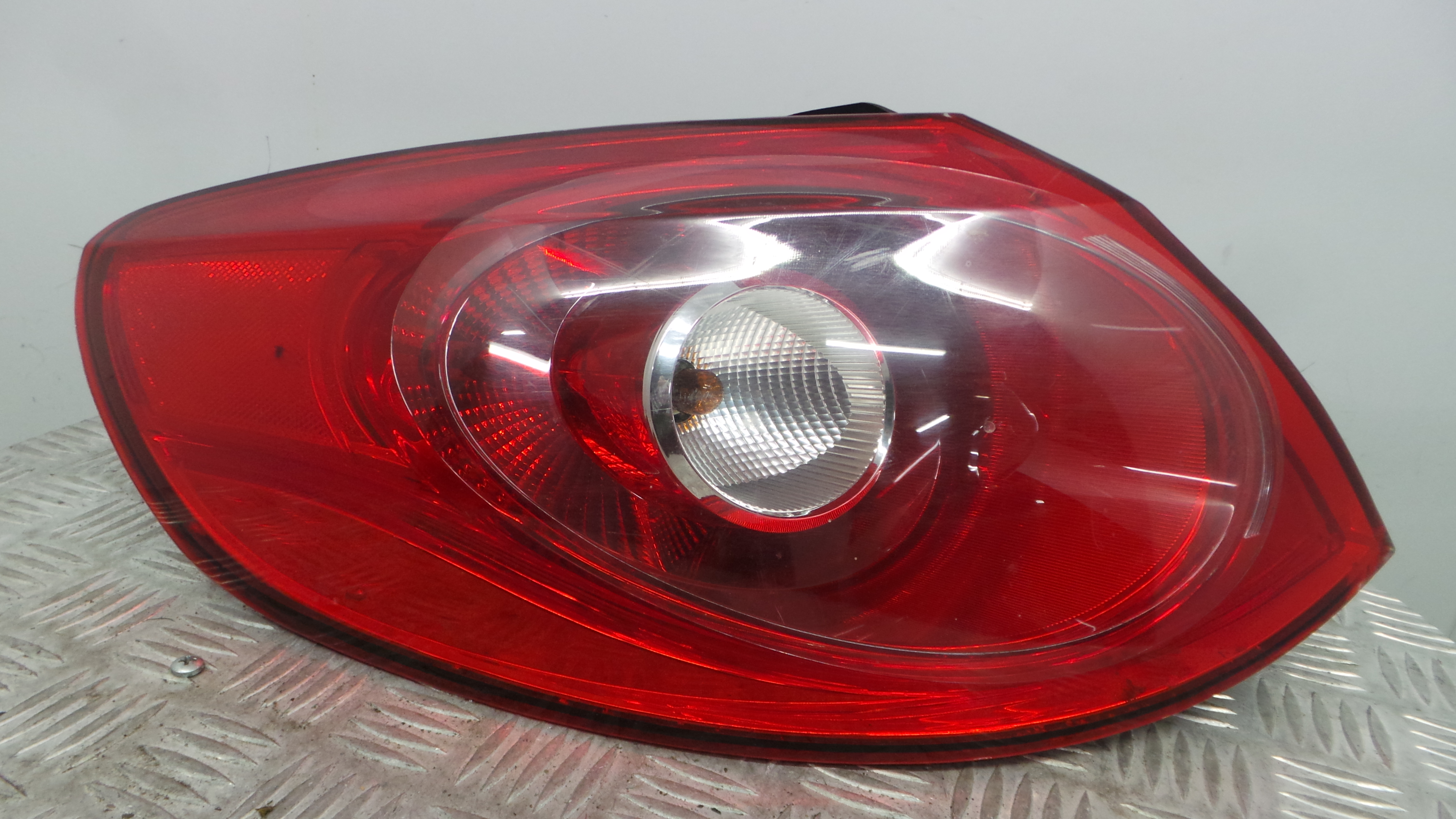 Farolim Stop Esq 3C8945095D - VW PASSAT CC B6 (357)-36156849 Farolim Stop Esq 3C8945095D - VW PASSAT CC B6 (357)-36156849