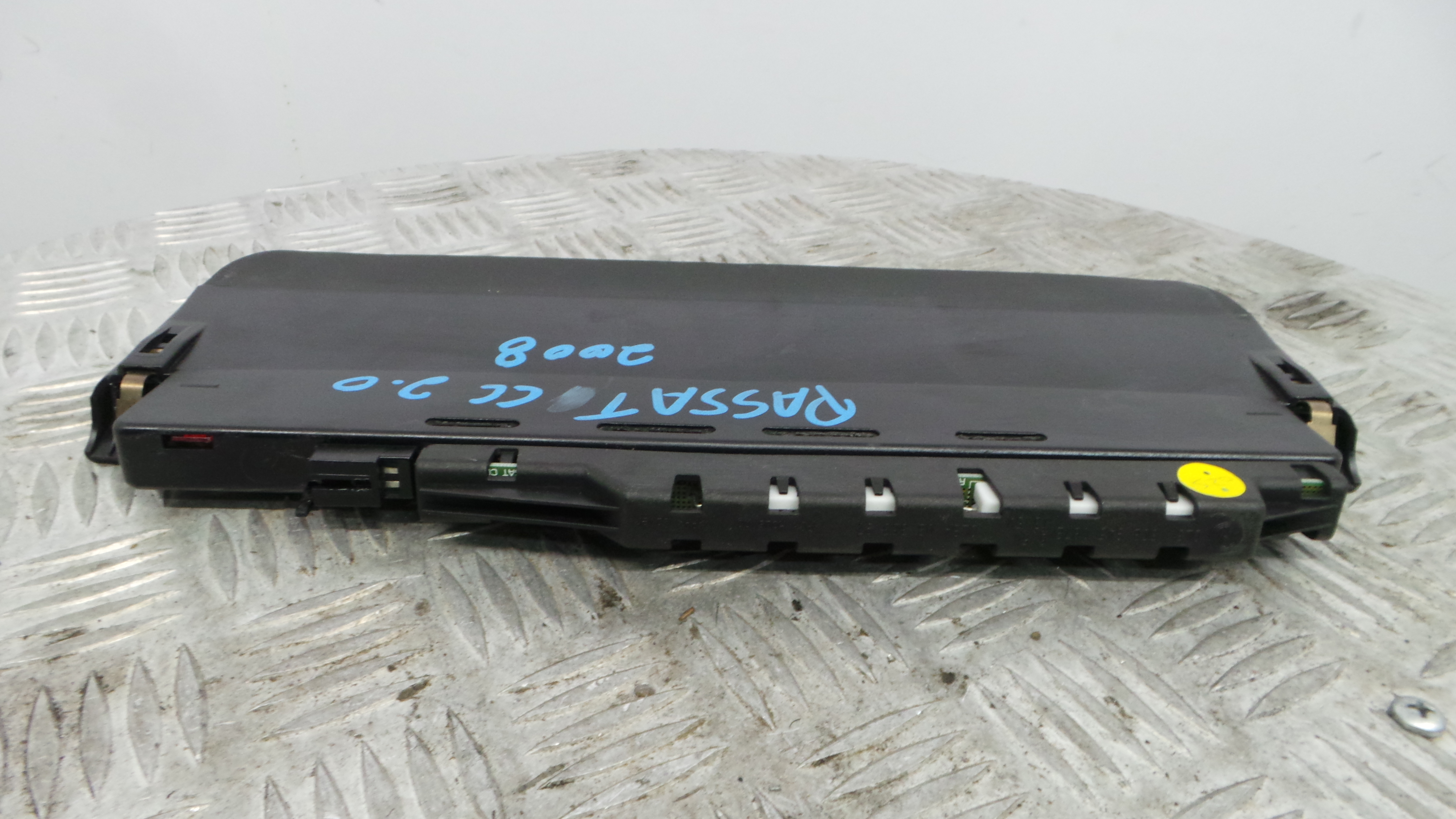 Farolim Stop Central / Luz de Stop Adicional 3C8945087 - VW PASSAT CC B6 (357)-36156858