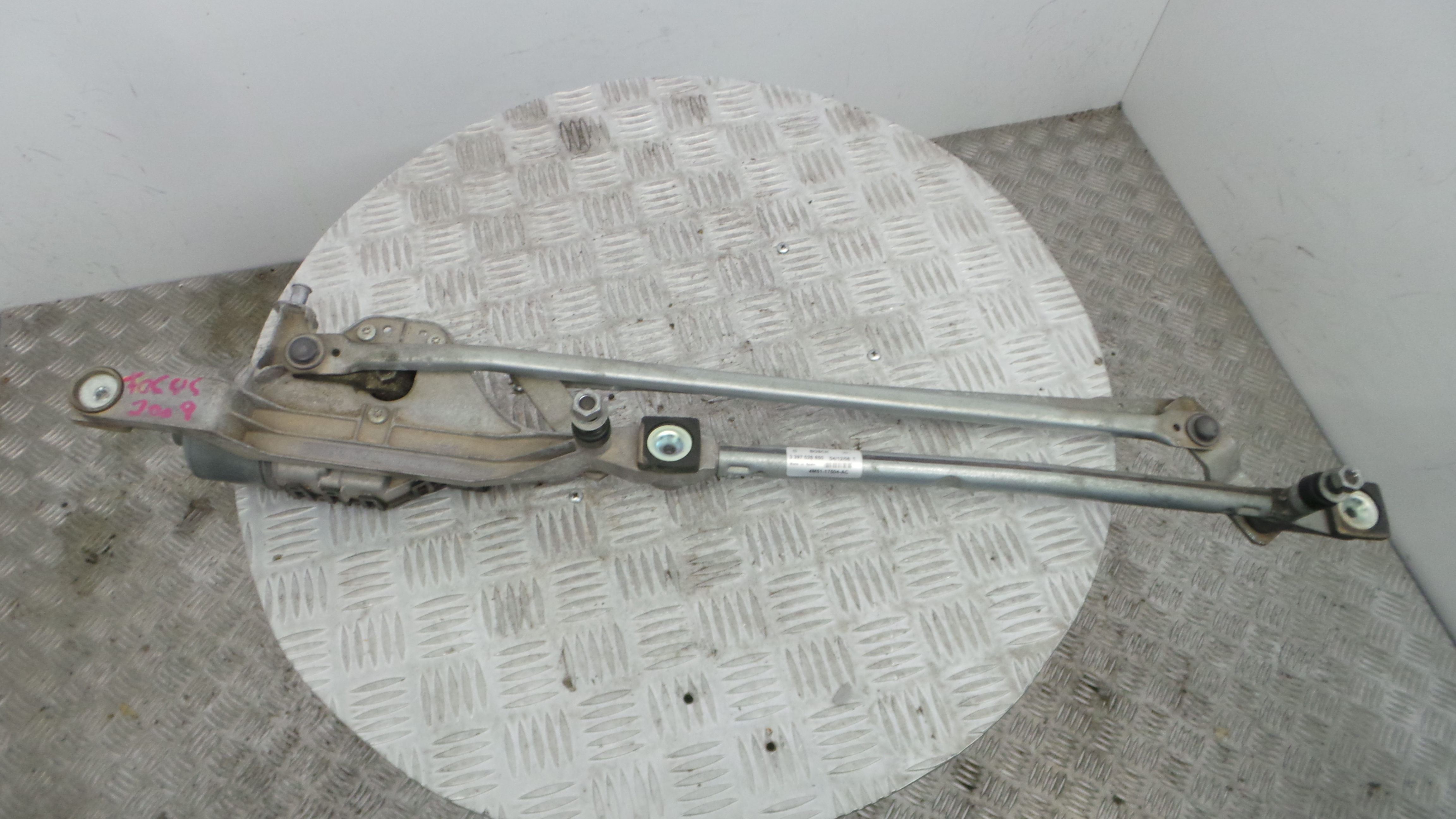 Motor Limpa Vidros Frente 4M51-17504-AC - FORD FOCUS II (DA_, HCP, DP)-36157553 Motor Limpa Vidros Frente 4M51-17504-AC - FORD FOCUS II (DA_, HCP, DP)-36157553