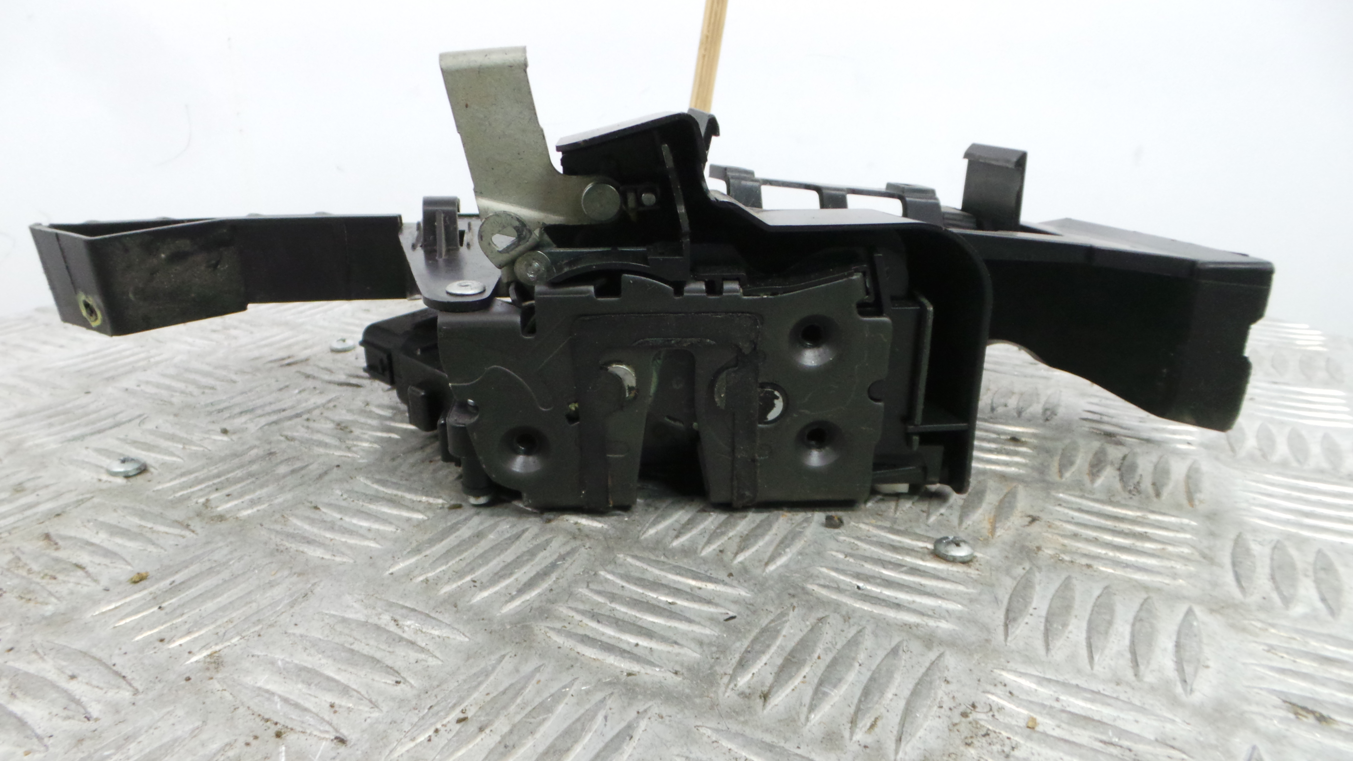 Fecho da Porta Trás Esq 4M5A-A26413-BE - FORD FOCUS II Station Wagon (DA_, FFS, DS), FOCUS II Turni-36157582 Fecho da Porta Trás Esq 4M5A-A26413-BE - FORD FOCUS II Station Wagon (DA_, FFS, DS), FOCUS II Turni-36157582