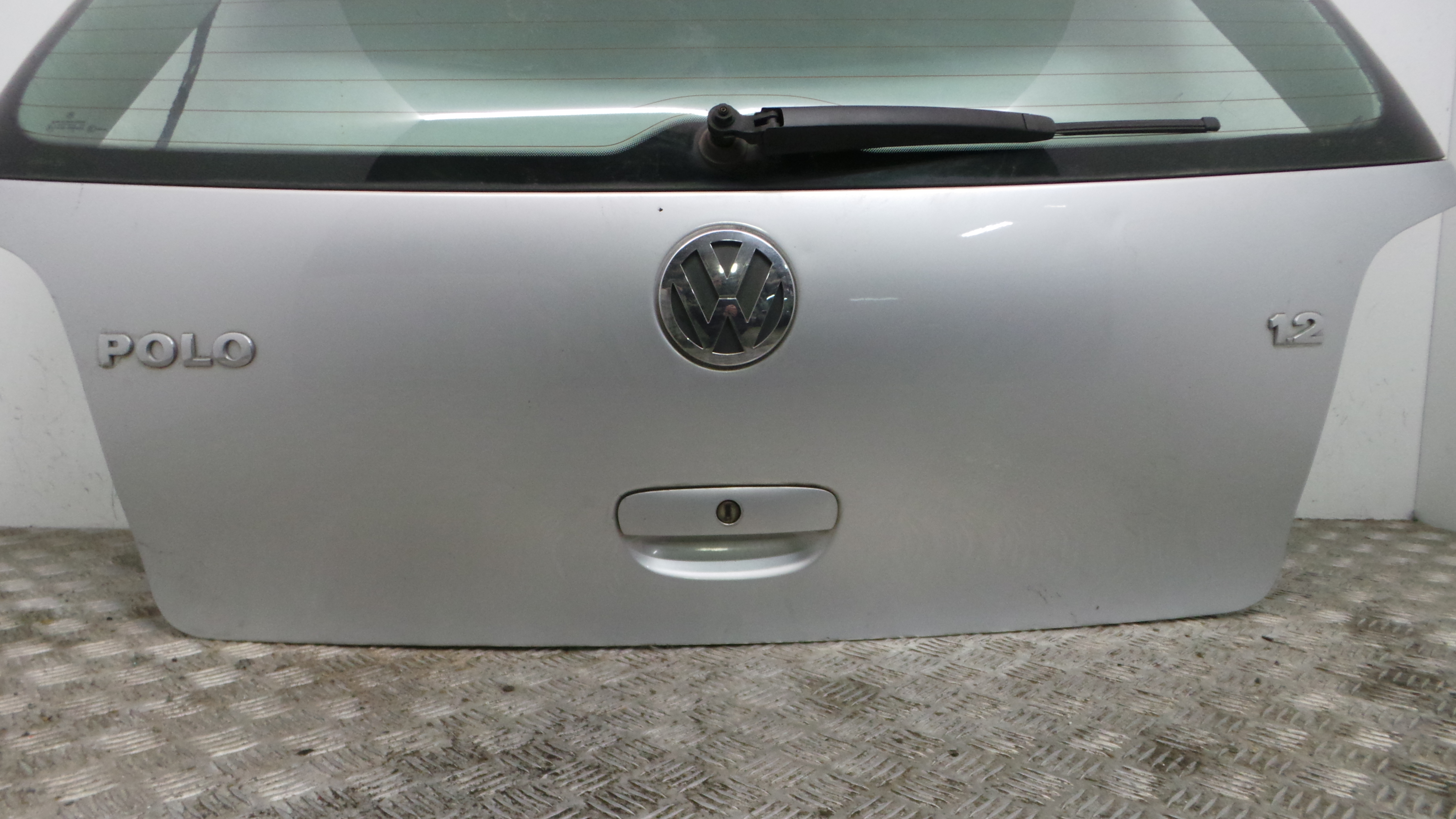 Tampa da Mala 6Q6827025R - VW POLO (9N_, 9A_)-36157734