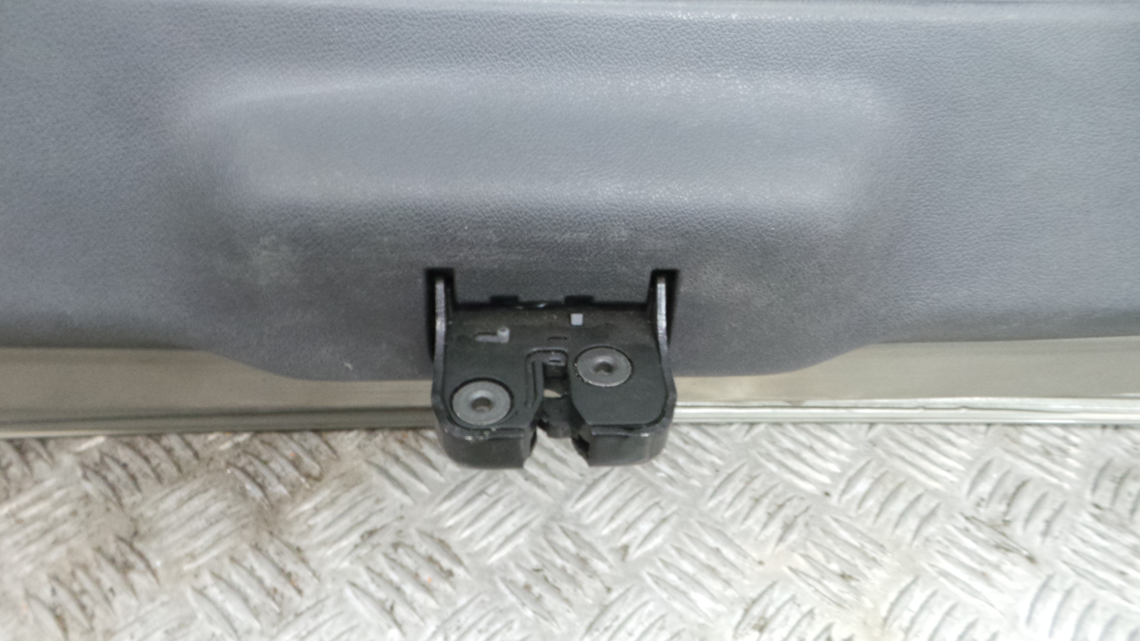Fecho Mala  905039428R - RENAULT MEGANE III Hatchback (BZ0/1_, B3_)-36160550