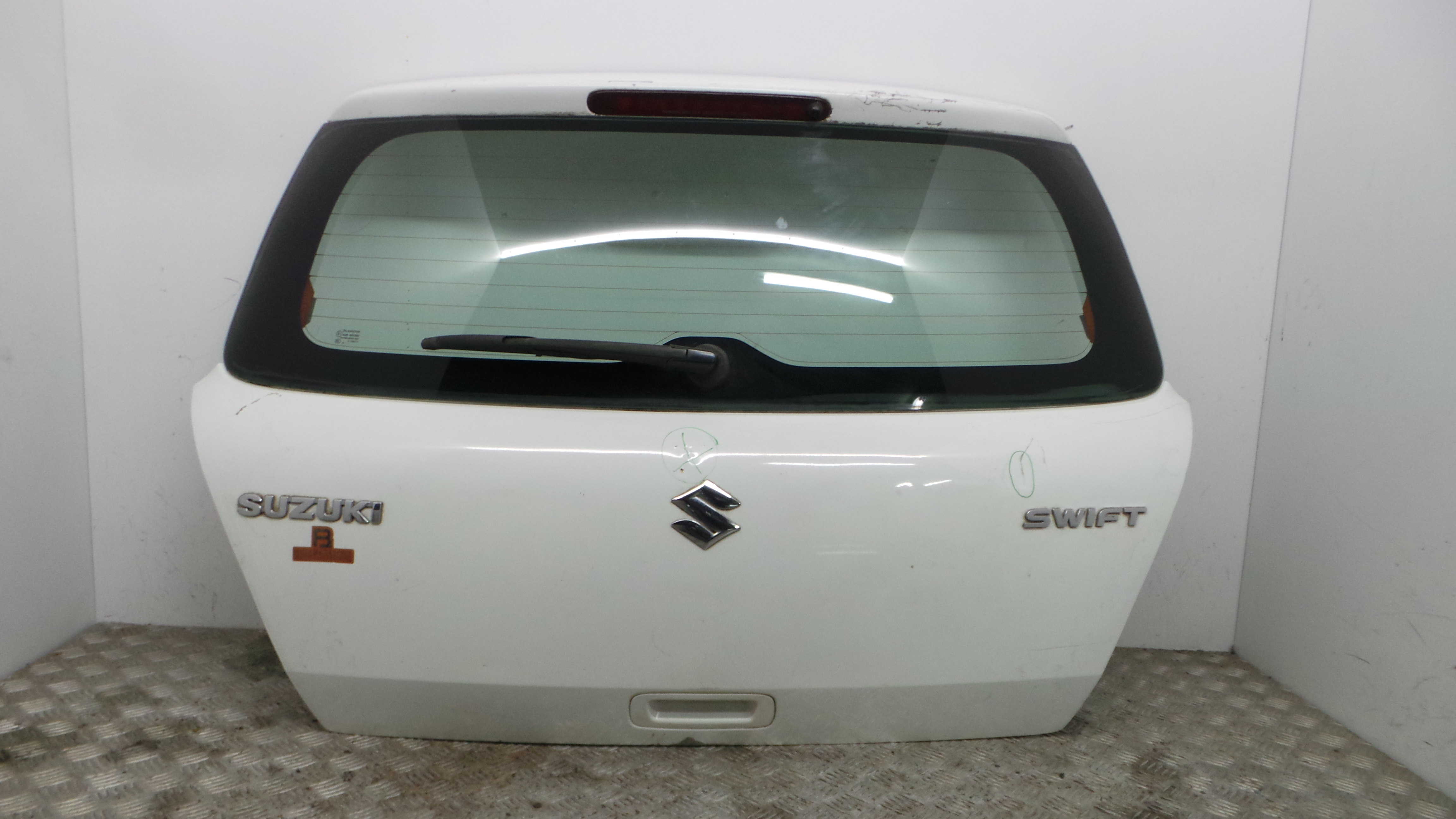 Tampa da Mala 69100-63J23-000 - SUZUKI SWIFT III (MZ, EZ)-36160565