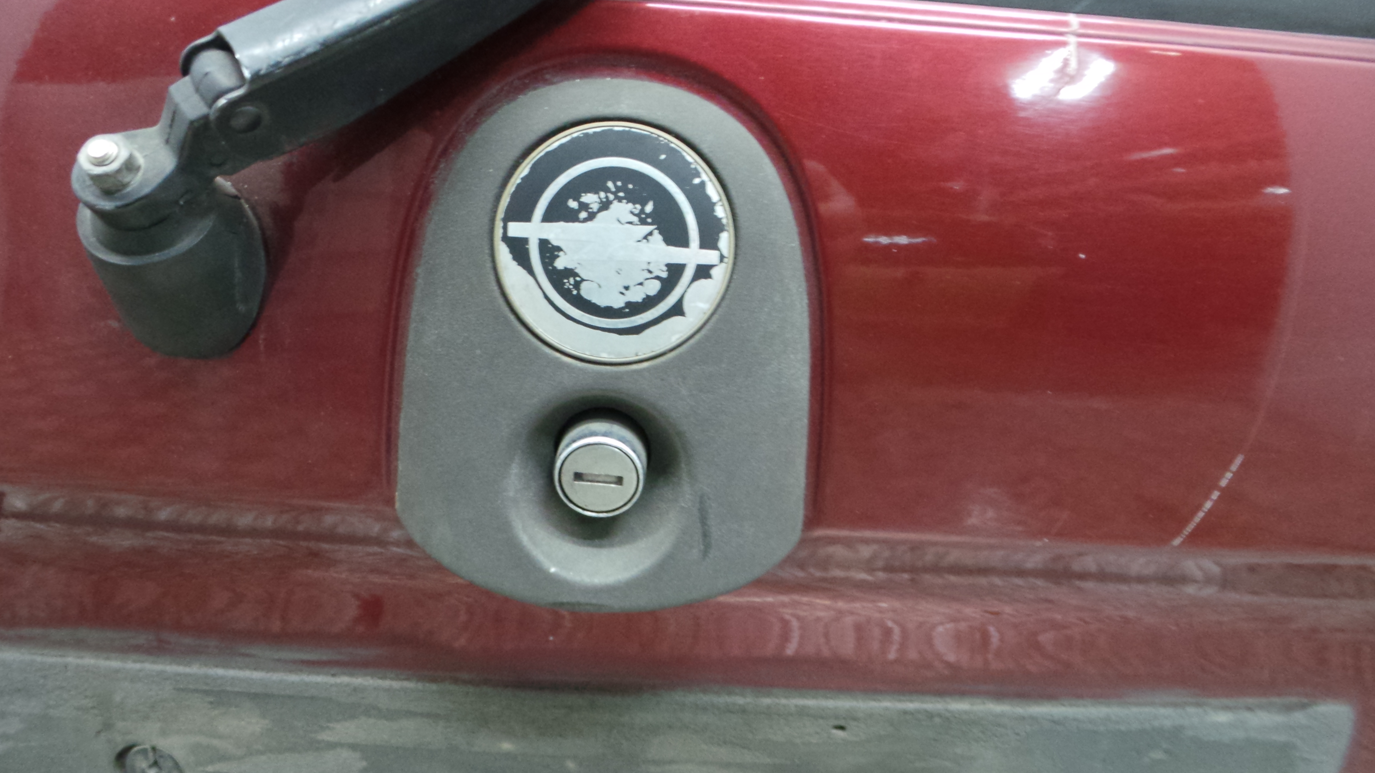 Puxador Exterior da Tampa da Mala 90547497 - OPEL CORSA B (S93)-36160698