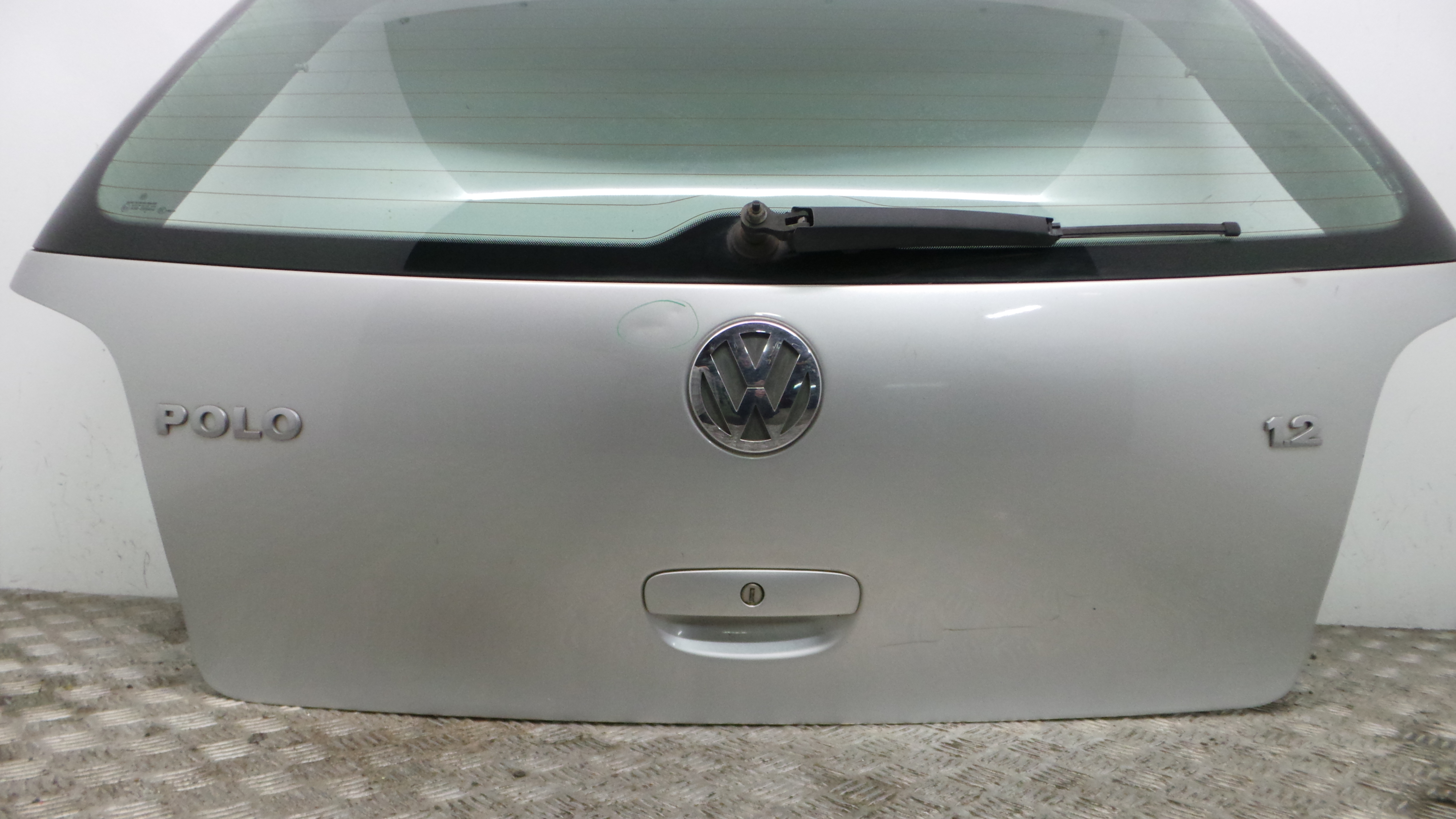 Tampa da Mala 6Q6827025R - VW POLO (9N_, 9A_)-36185106