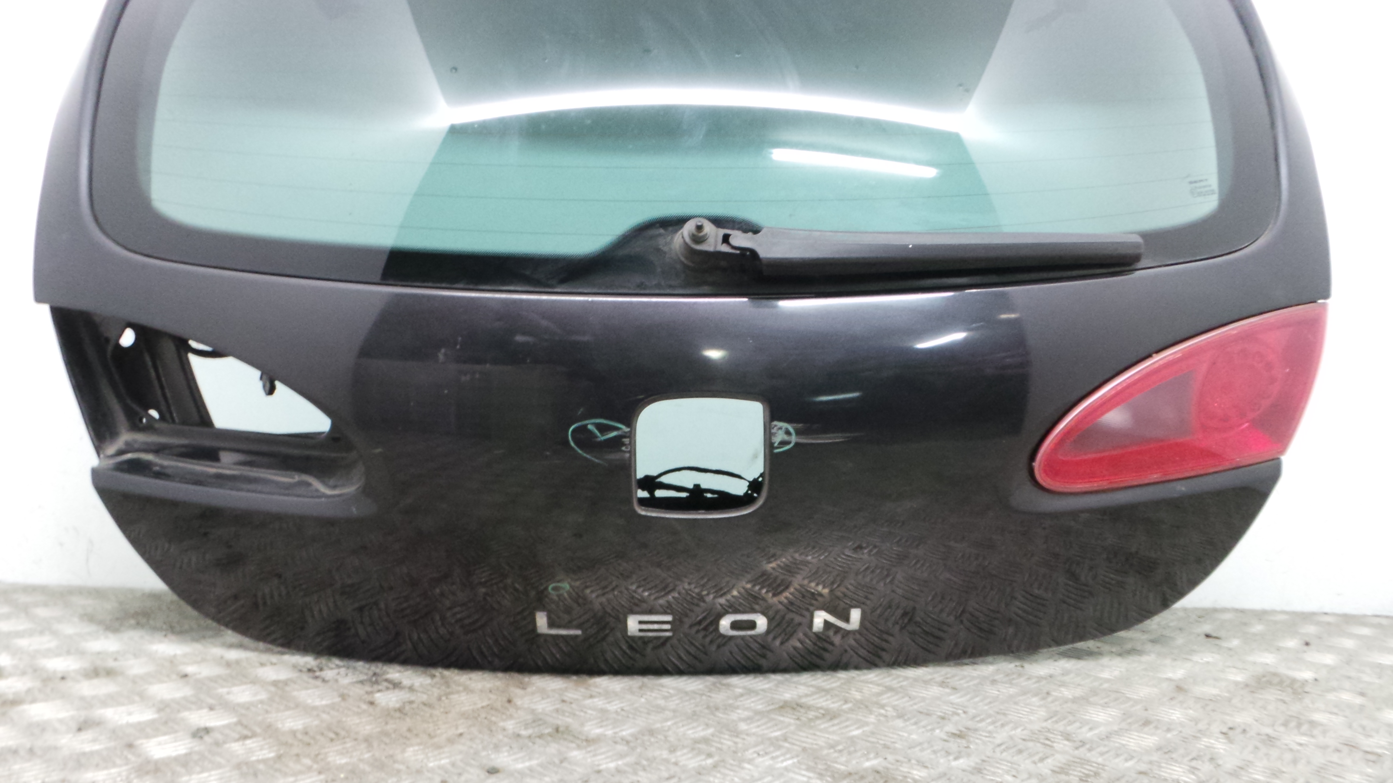 Tampa da Mala 1P0827024 - SEAT LEON (1P1)-36185121