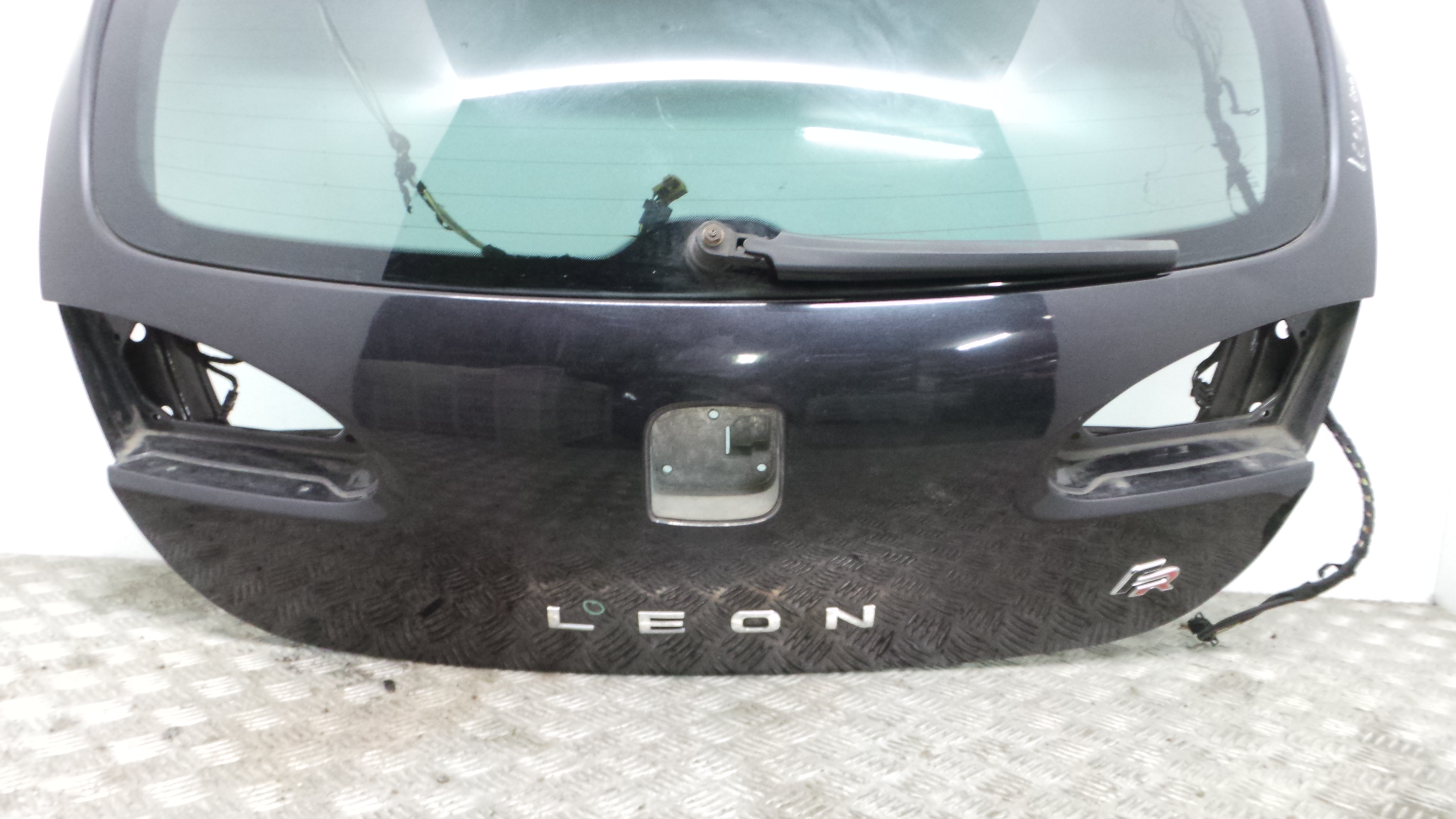 Tampa da Mala 1P0827024 - SEAT LEON (1P1)-36187055