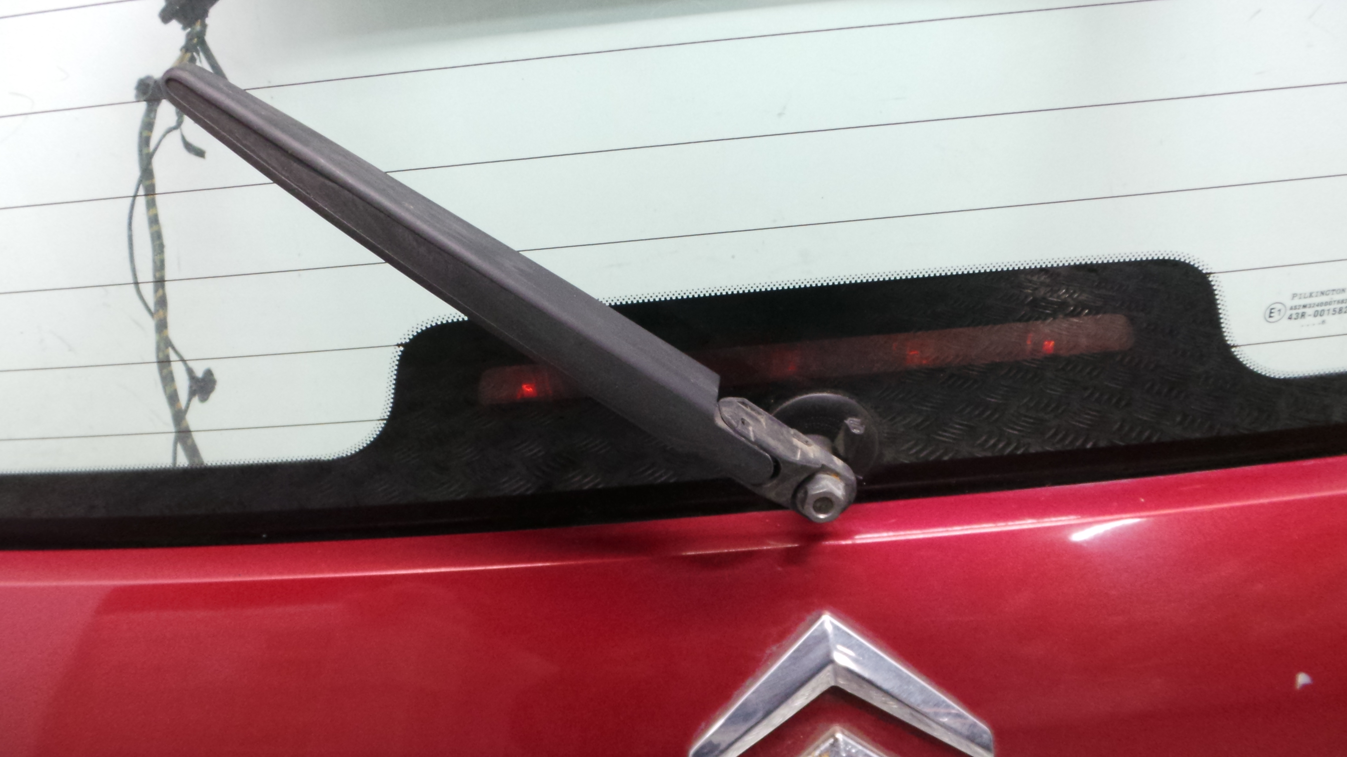 Braço Do Limpa-vidros 00006429Y7 - CITROËN C4 Coupé (LA_)-36187076 Braço Do Limpa-vidros 00006429Y7 - CITROËN C4 Coupé (LA_)-36187076