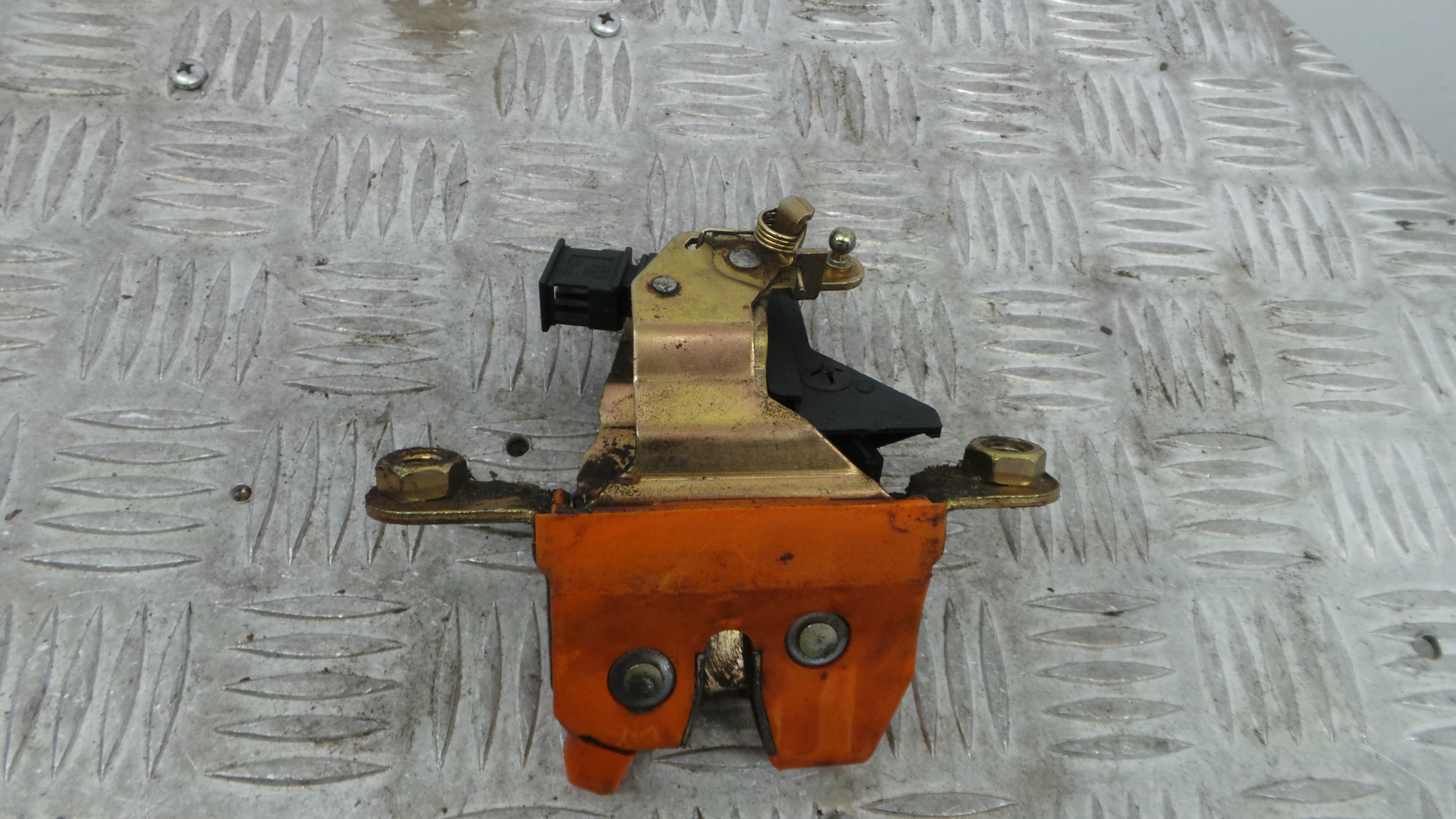 Fecho Mala  1U9827501 - SKODA OCTAVIA II Combi (1Z5)-36593357