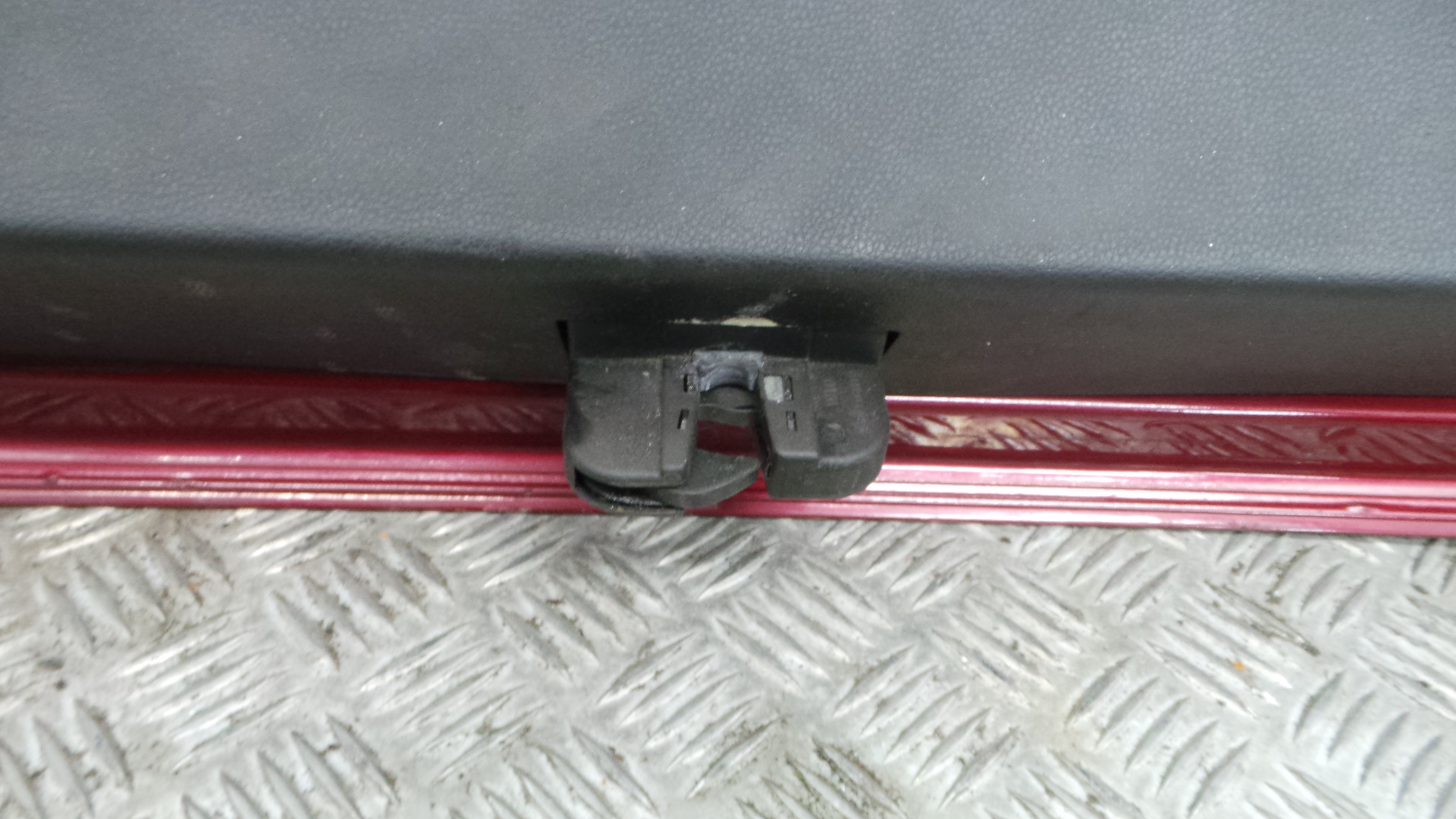 Fecho Mala  6L6827505A - SEAT LEON (1M1)-36187623