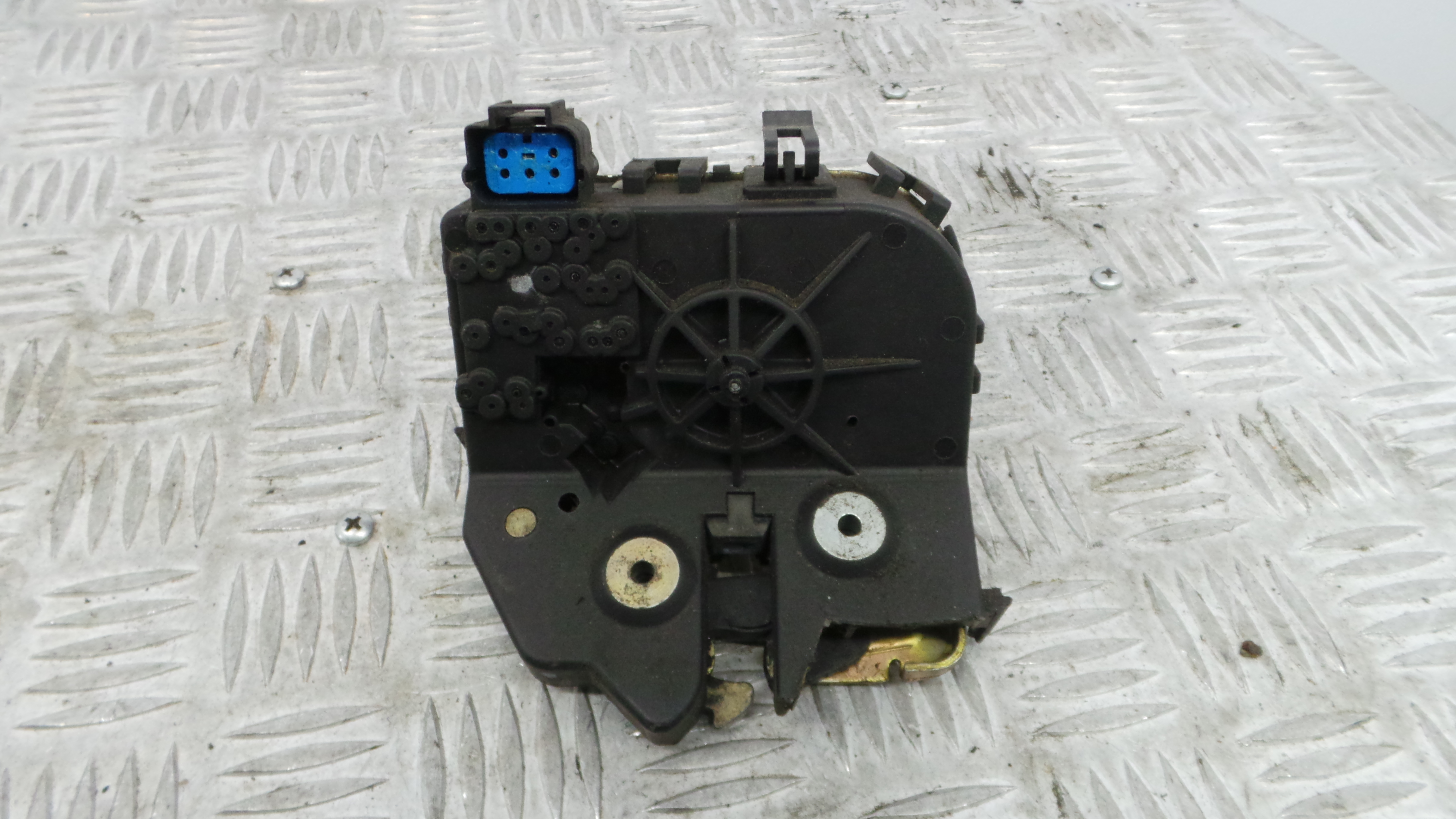 Fecho Mala  YS4A-43102-AC - FORD FOCUS I (DAW, DBW)-36636334