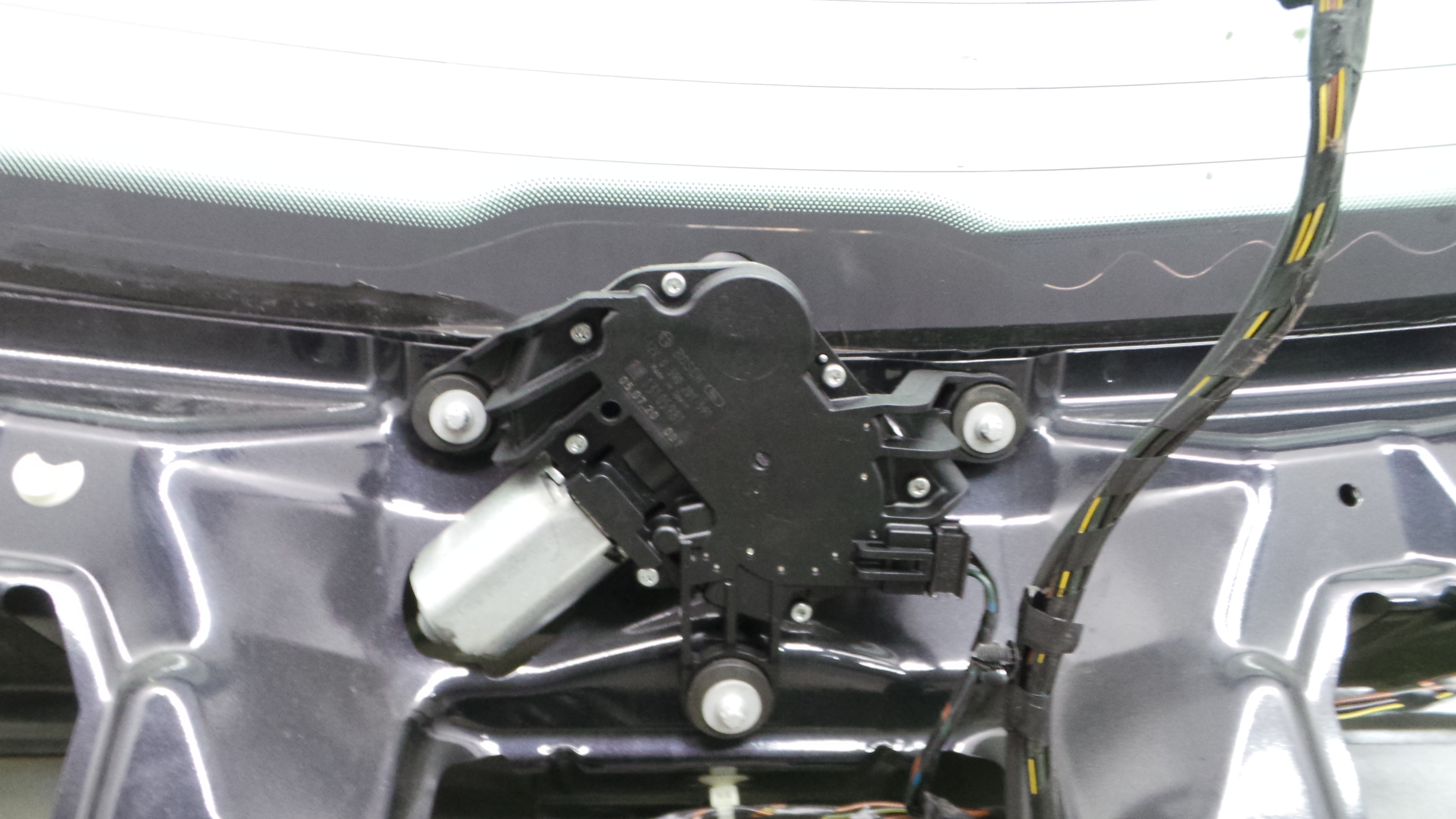 Motor Limpa Vidros Trás 13105981 - OPEL ASTRA H (A04)-36187669
