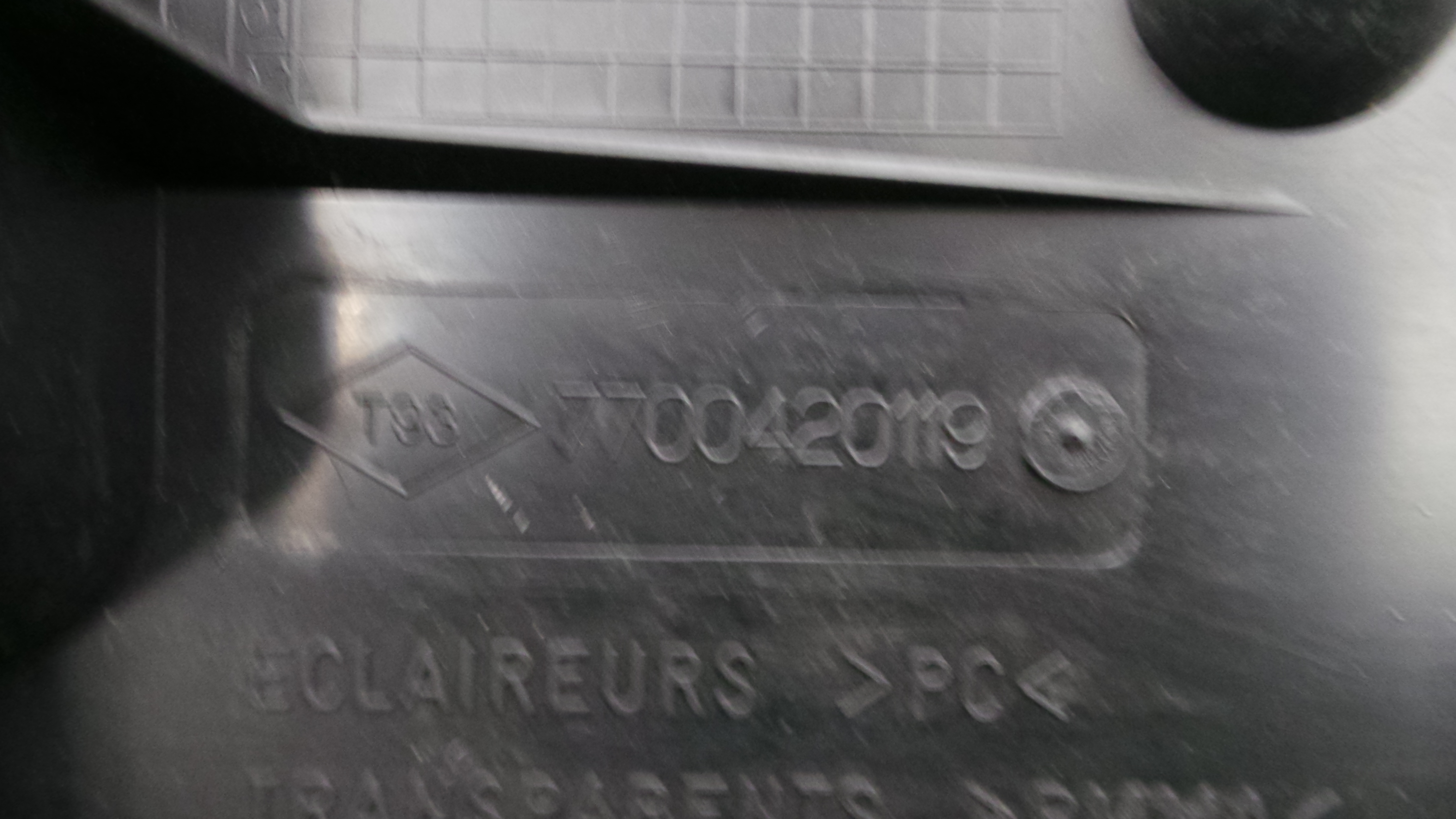 Puxador Exterior da Tampa da Mala 7700420119 - RENAULT LAGUNA I (B56_, 556_)-36187736